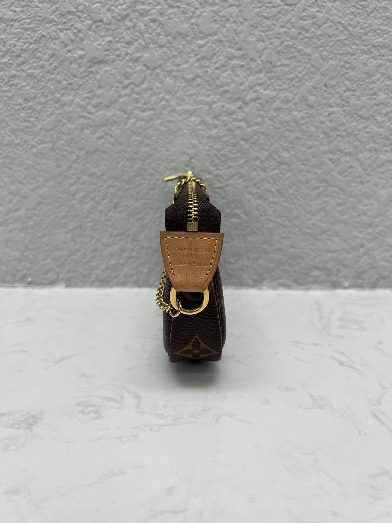 Louis Vuitton - Mini Pochette Accessoires - Monogram coated canvas with natural cowhide leather trim - Brown - (mini)