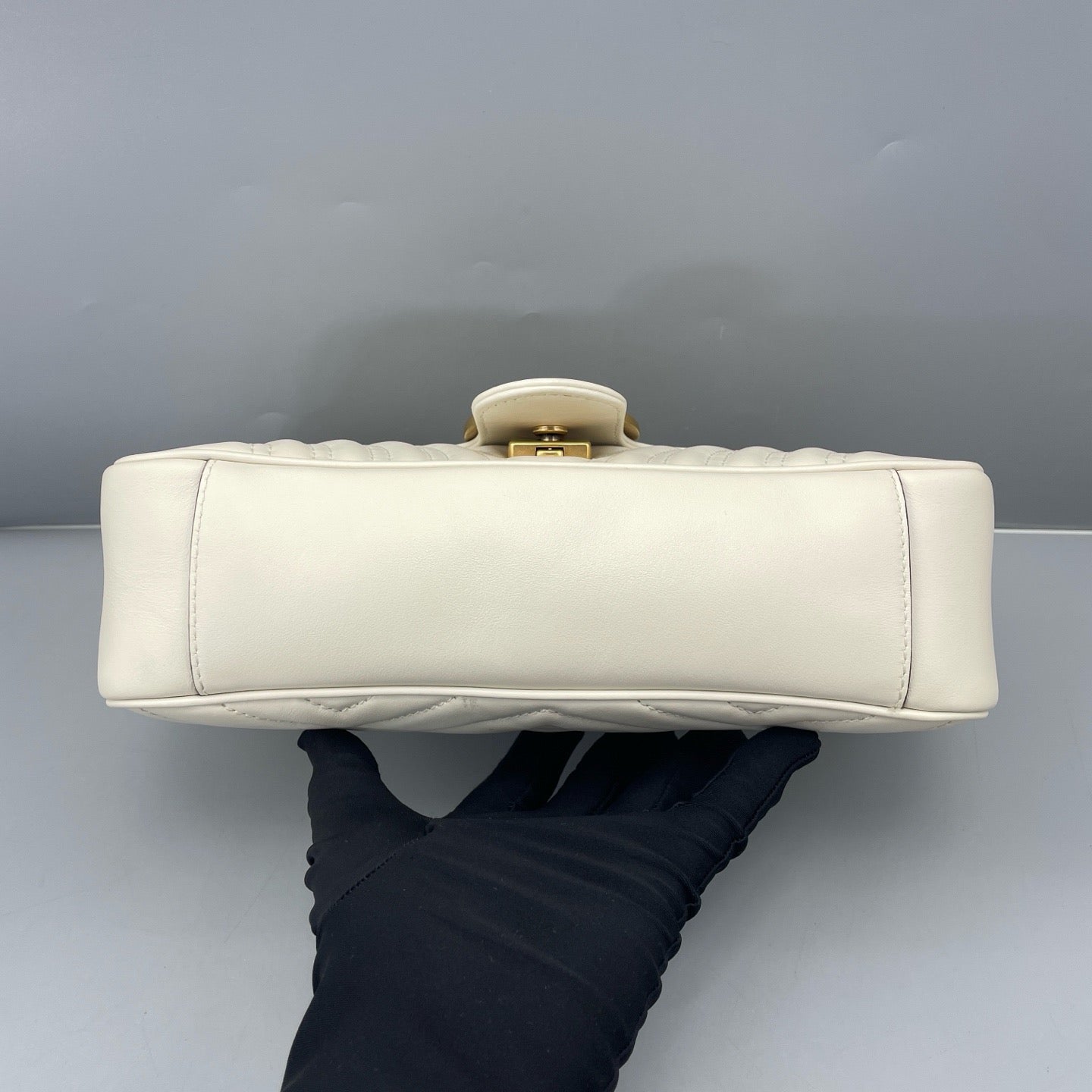 Gucci - Marmont 26 (GG Marmont Matelassé Small Shoulder Bag) - Leather - White with Gold-Tone Hardware - (small)