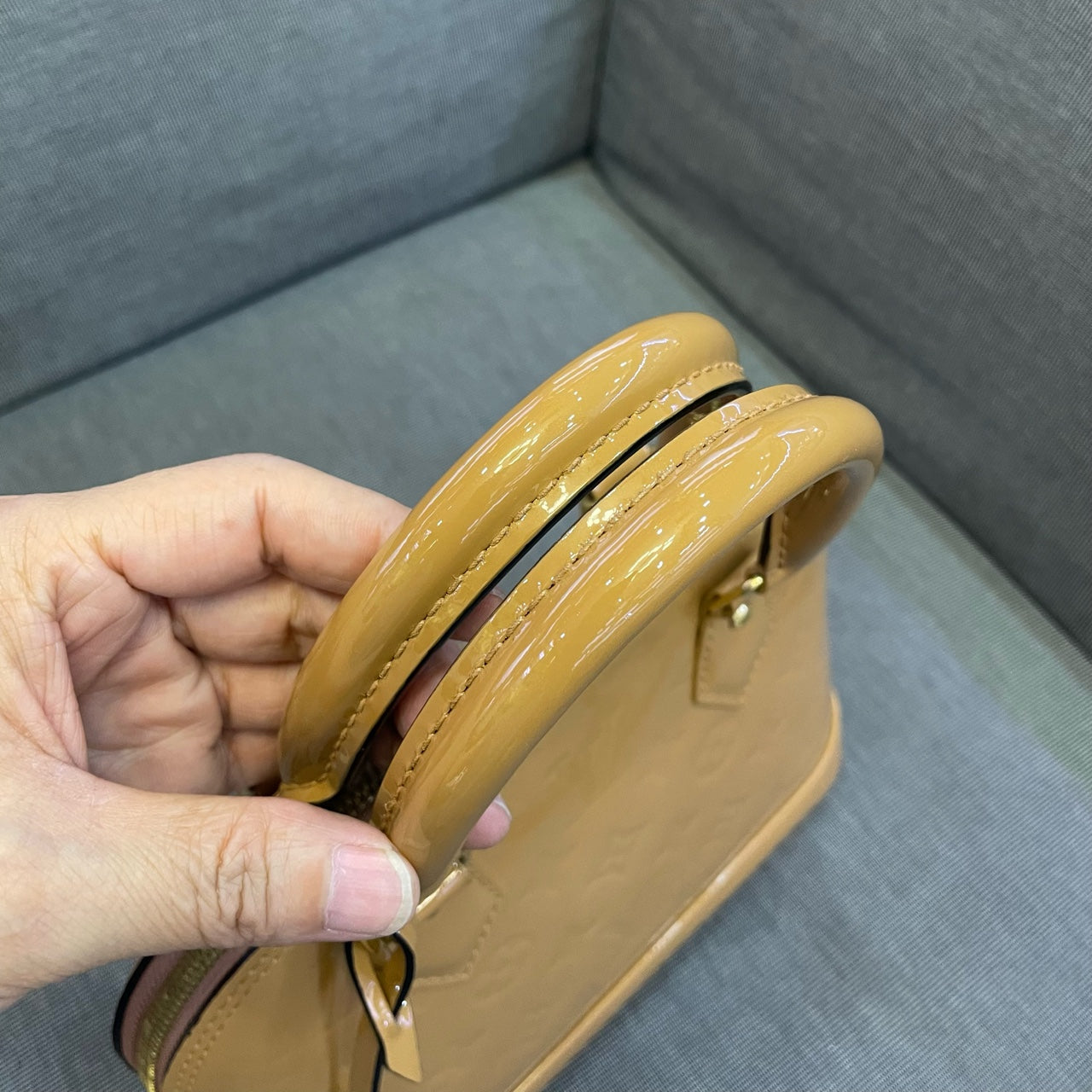 Louis Vuitton - Alma BB - Patent leather - Beige - (mini)