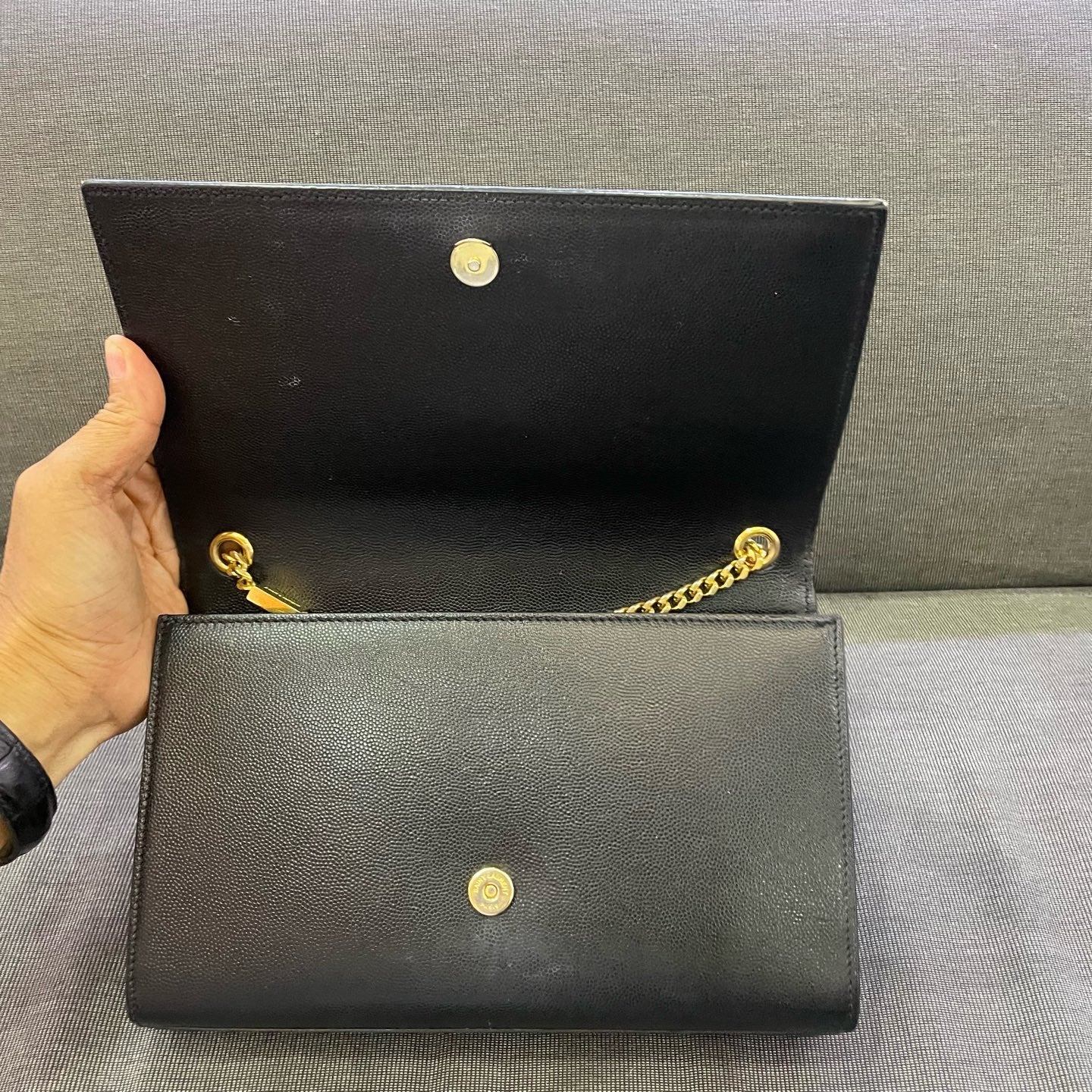 Saint Laurent - Cassandra Chain Wallet - Grained leather - Black - (small)