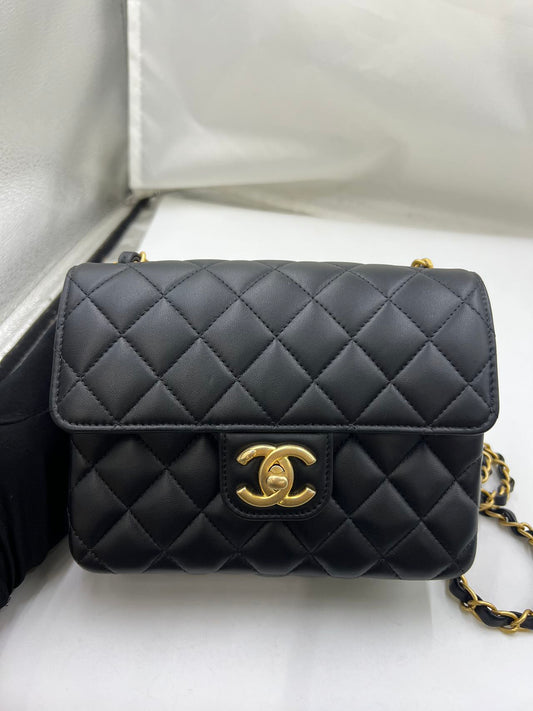 Chanel - Rectangular Mini Flap Bag with Coin Charm Chain - Lambskin leather - Black - (mini)
