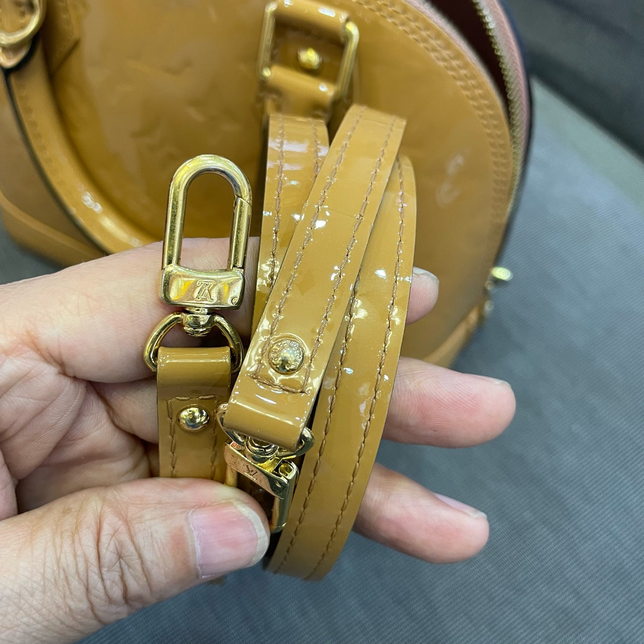 Louis Vuitton - Alma BB - Patent leather - Beige - (mini)
