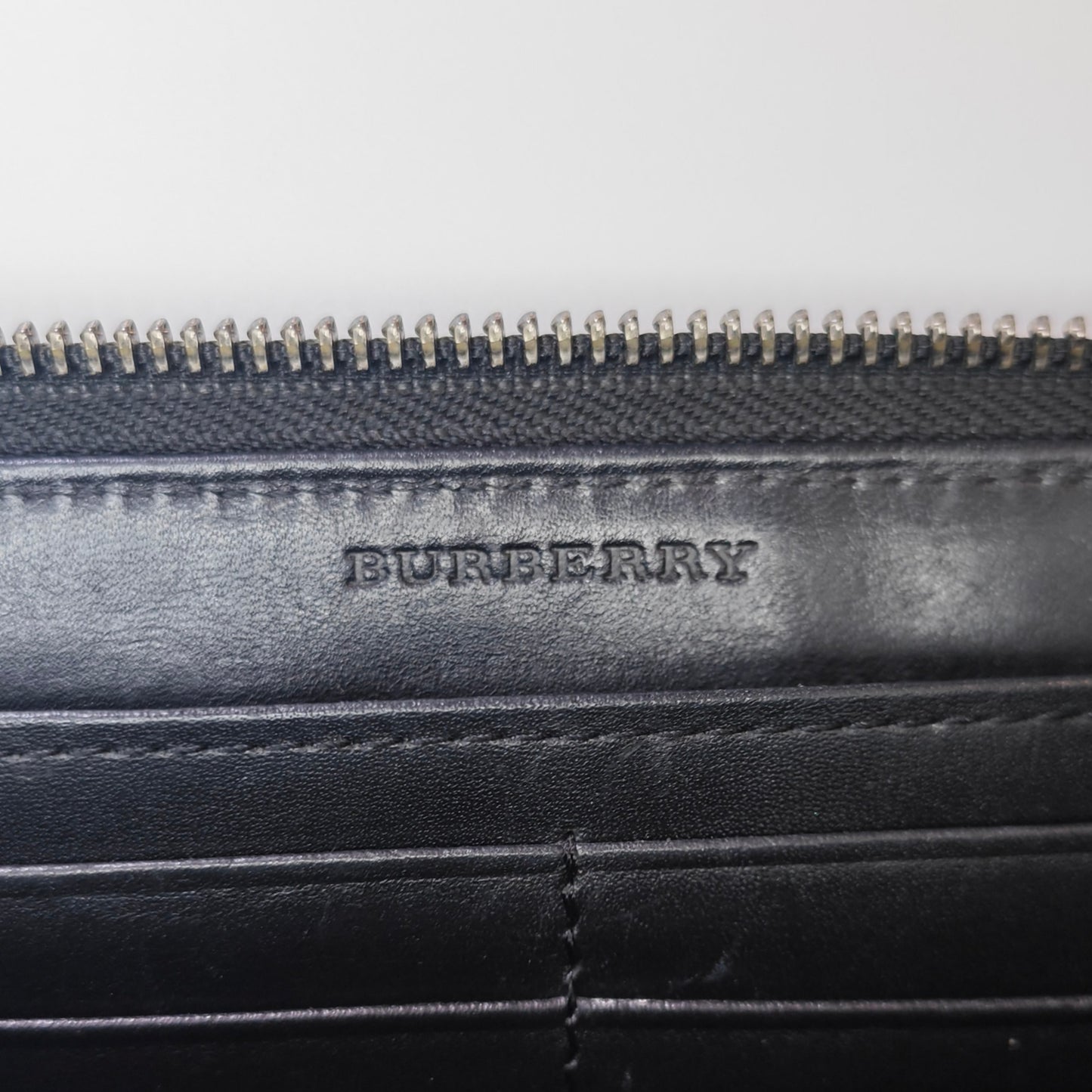 Burberry - Zip Around Long Wallet - Coated canvas with patent leather trim - Multicolour with black trim - (Medium)
