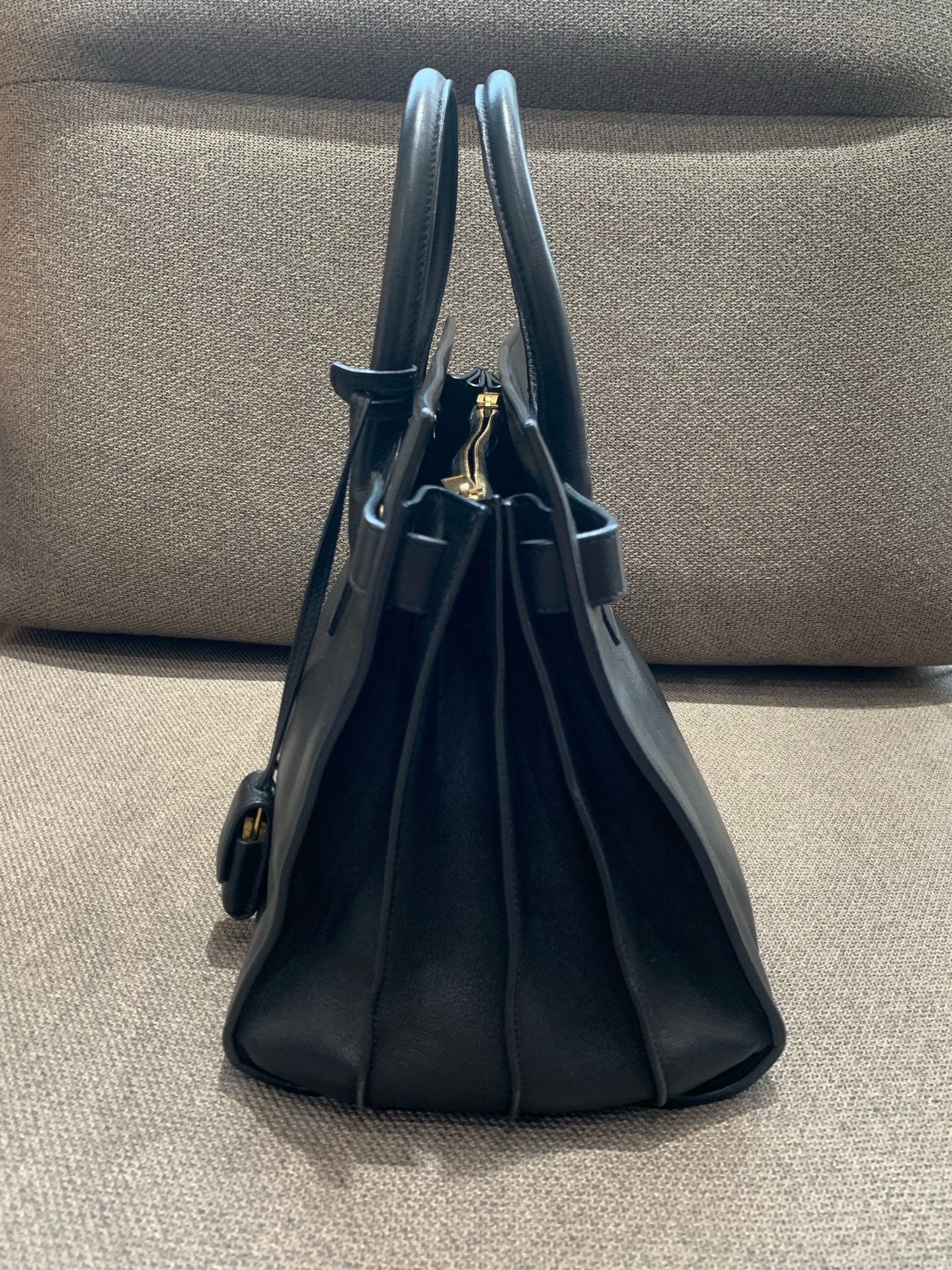 Saint Laurent - Sac de Jour - Leather - Black - (medium)