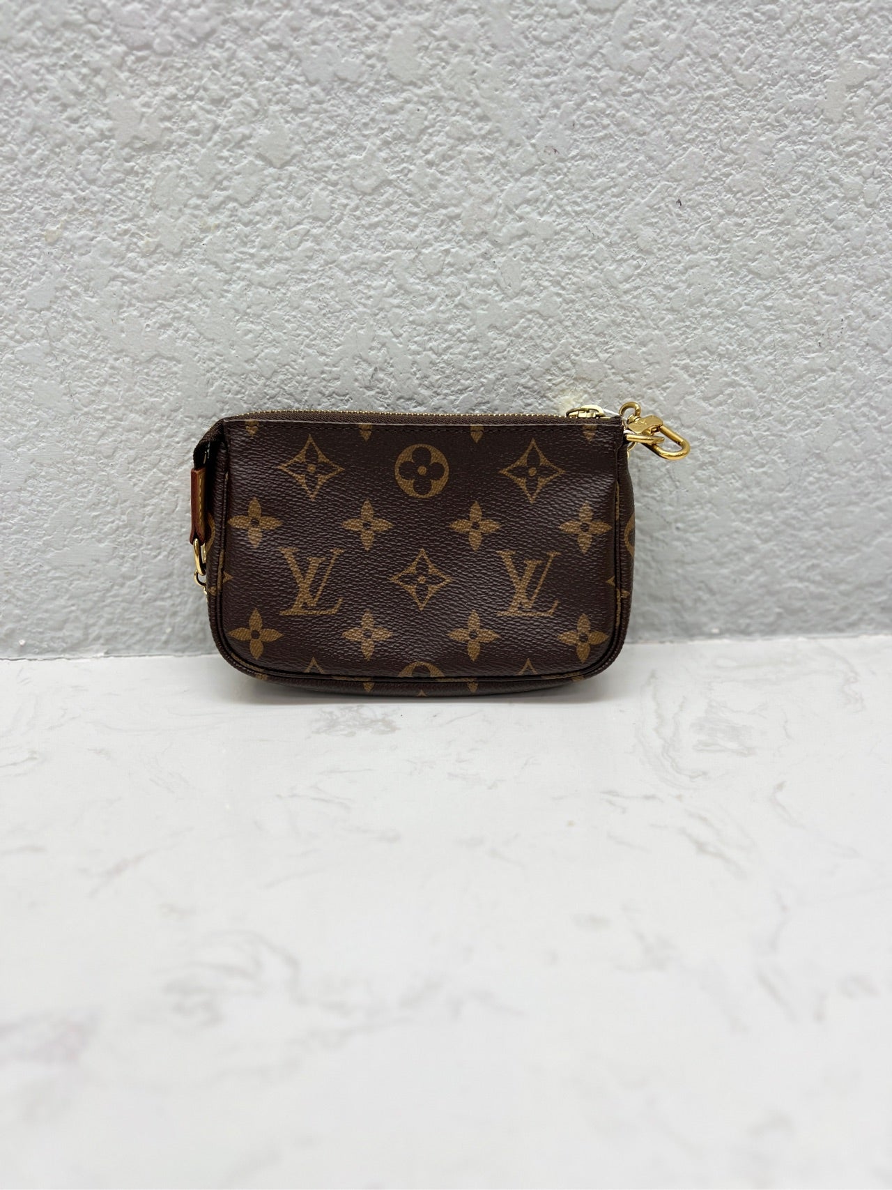 Louis Vuitton - Mini Pochette Accessoires - Monogram coated canvas with natural cowhide leather trim - Brown - (mini)
