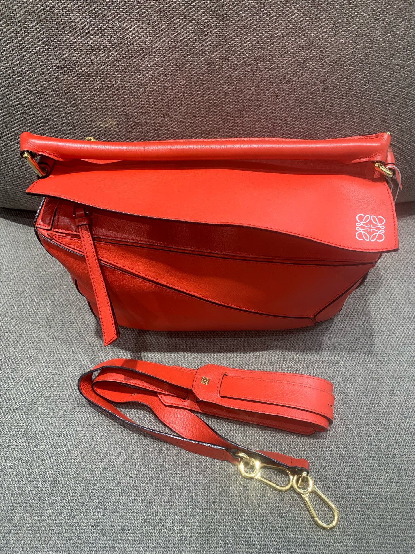 Loewe - Puzzle - Leather - Red - (medium)