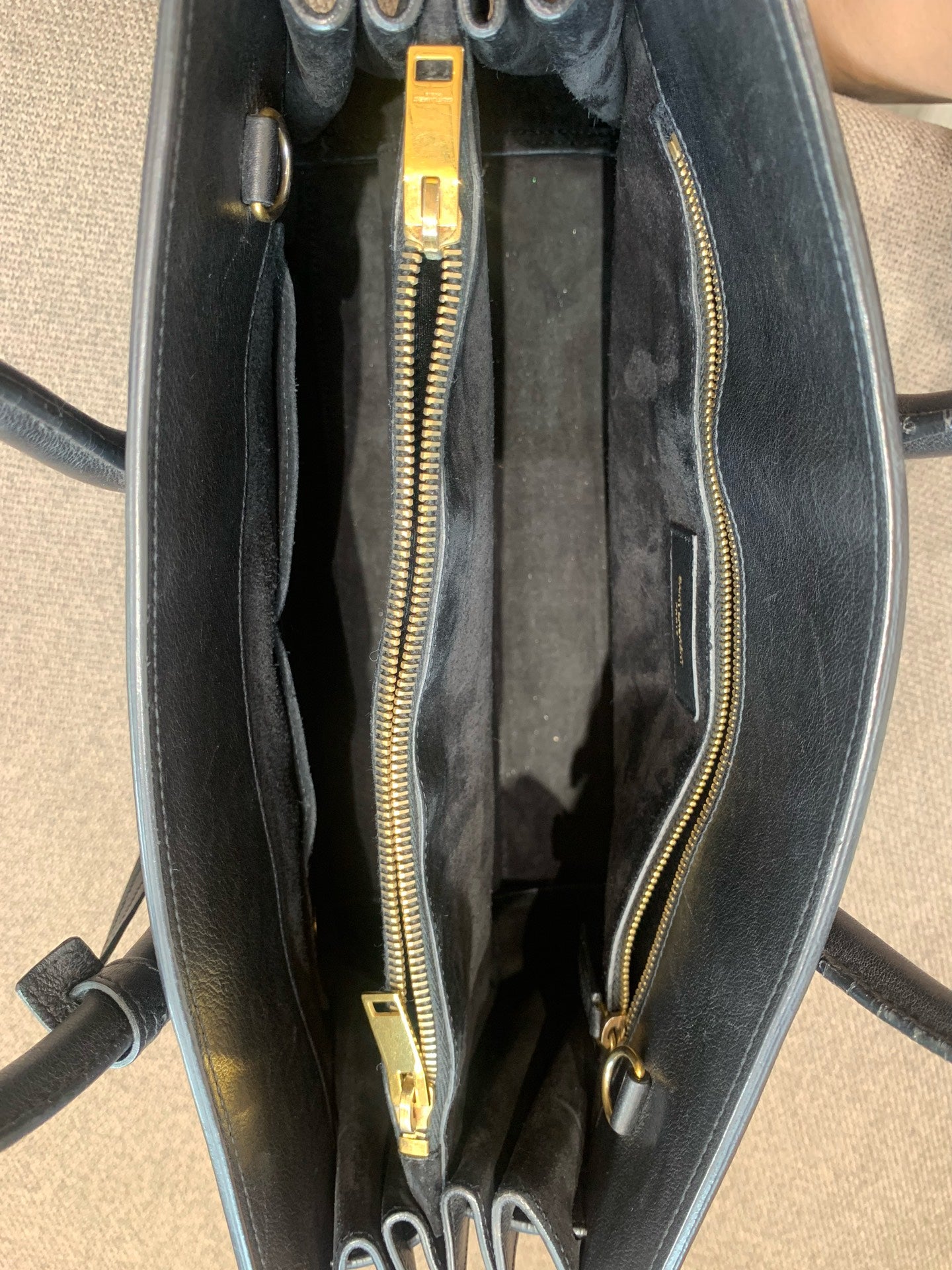 Saint Laurent - Sac de Jour - Leather - Black - (medium)
