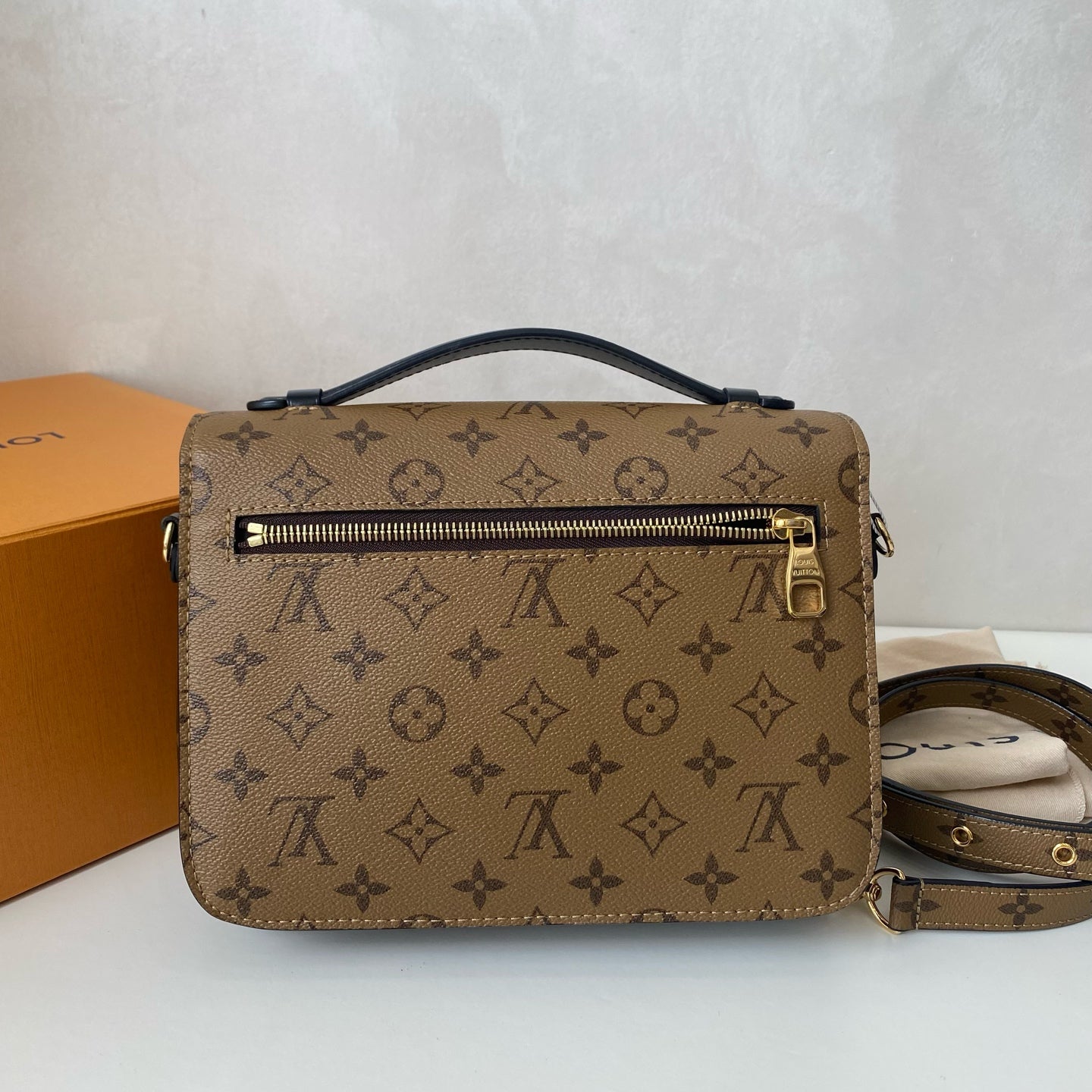 Louis Vuitton - Pochette Métis - Coated canvas with leather trim - Multicolour - (Medium)