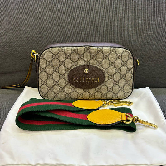 Gucci - Tiger Head Camera Bag - GG Supreme canvas with leather trim - Beige and Brown - (small)