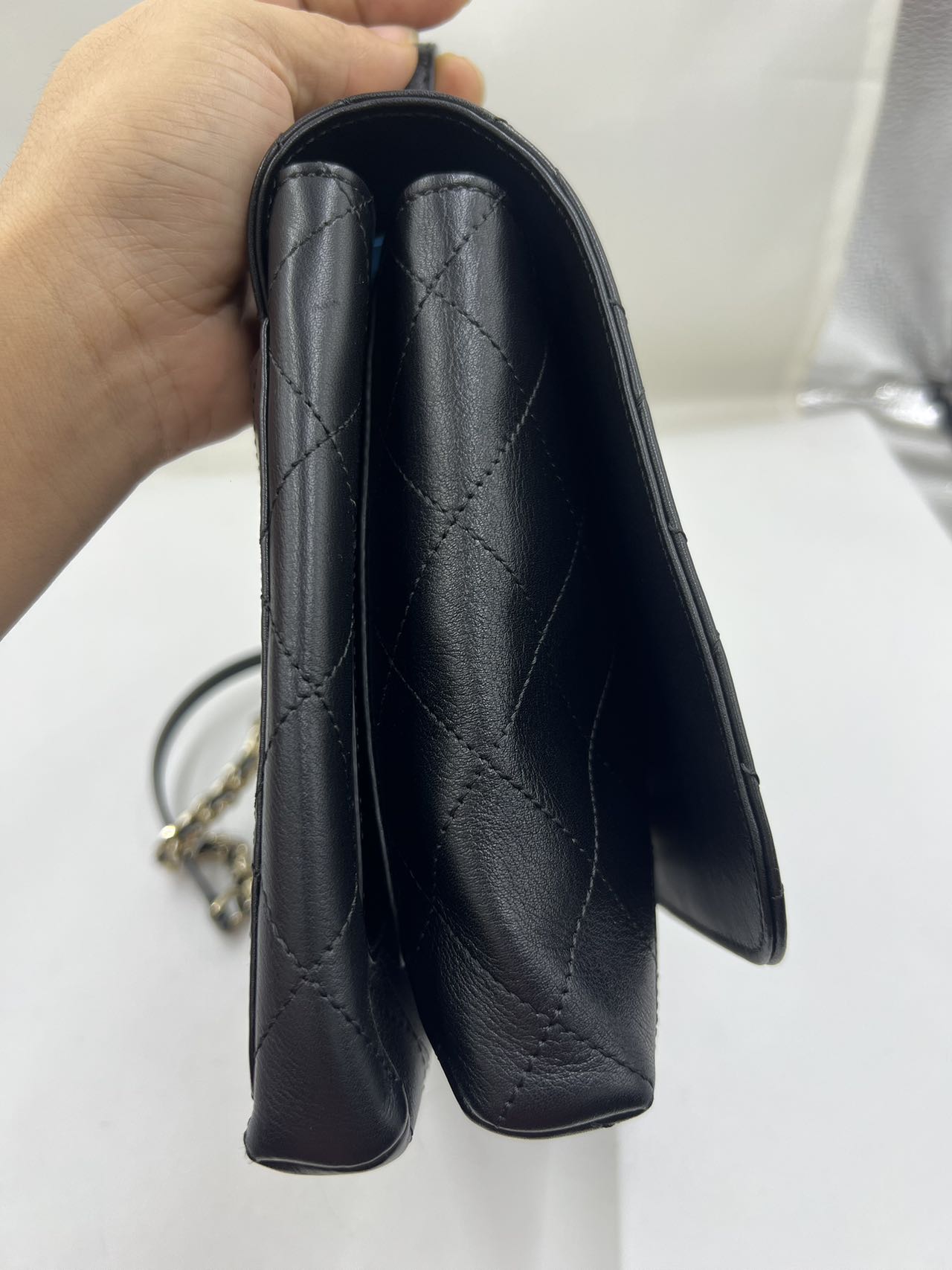 Chanel - Coco Handle Flap Bag - Lambskin leather - Black - (Medium)