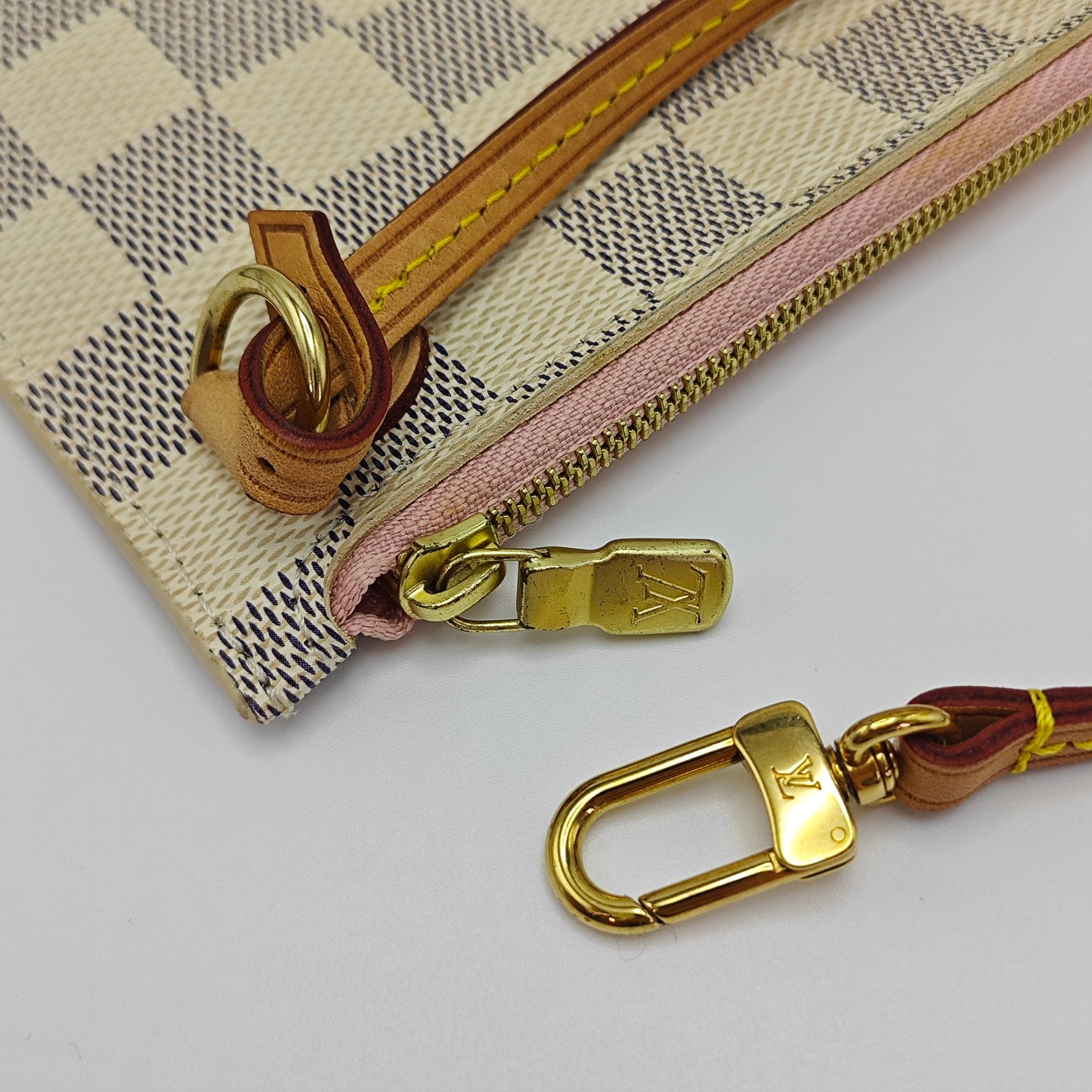 Louis Vuitton - Neverfull MM - Canvas - White - (Medium)