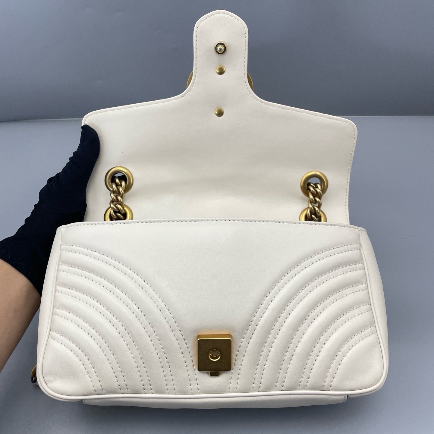 Gucci - Marmont 26 (GG Marmont Matelassé Small Shoulder Bag) - Leather - White with Gold-Tone Hardware - (small)
