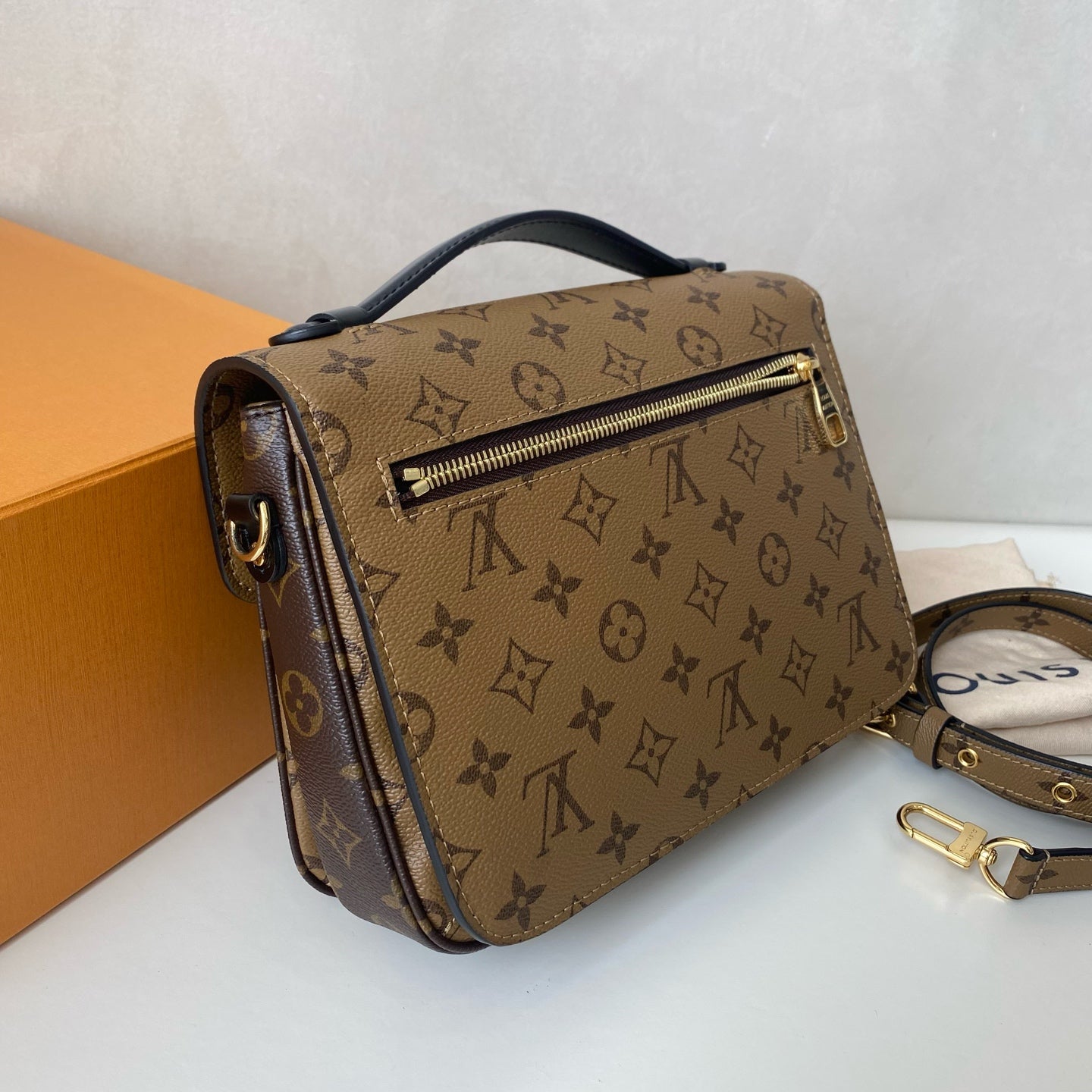 Louis Vuitton - Pochette Métis - Coated canvas with leather trim - Multicolour - (Medium)