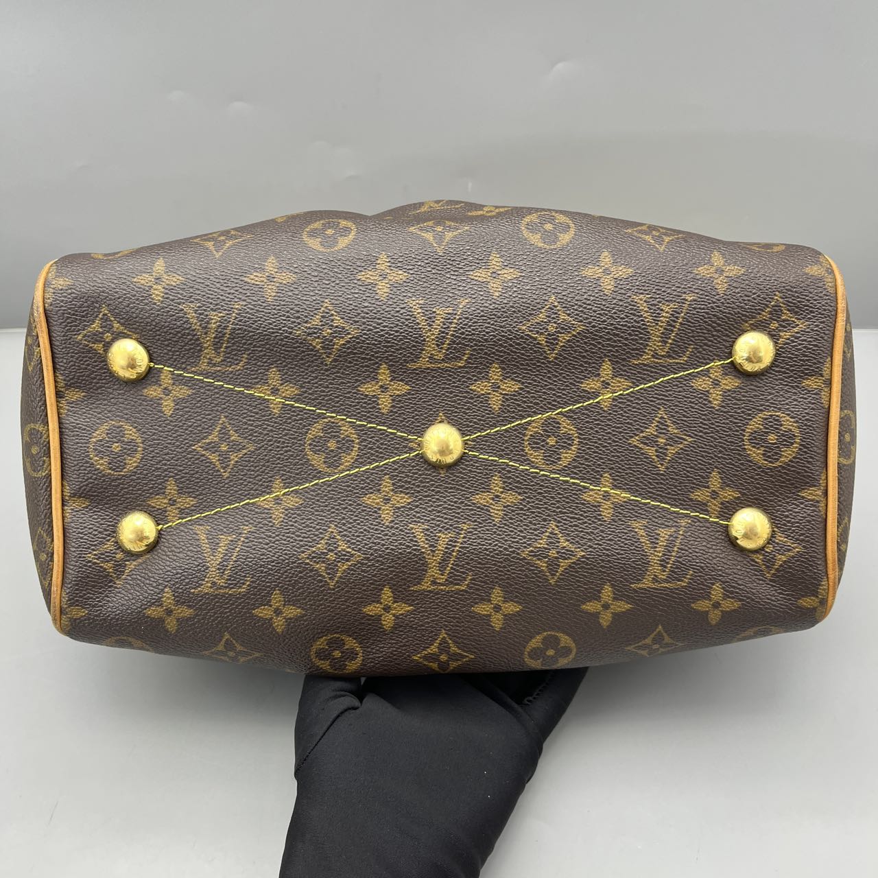 Louis Vuitton - Tivoli PM - Monogram coated canvas, Vachetta leather trim - Brown - (Medium)