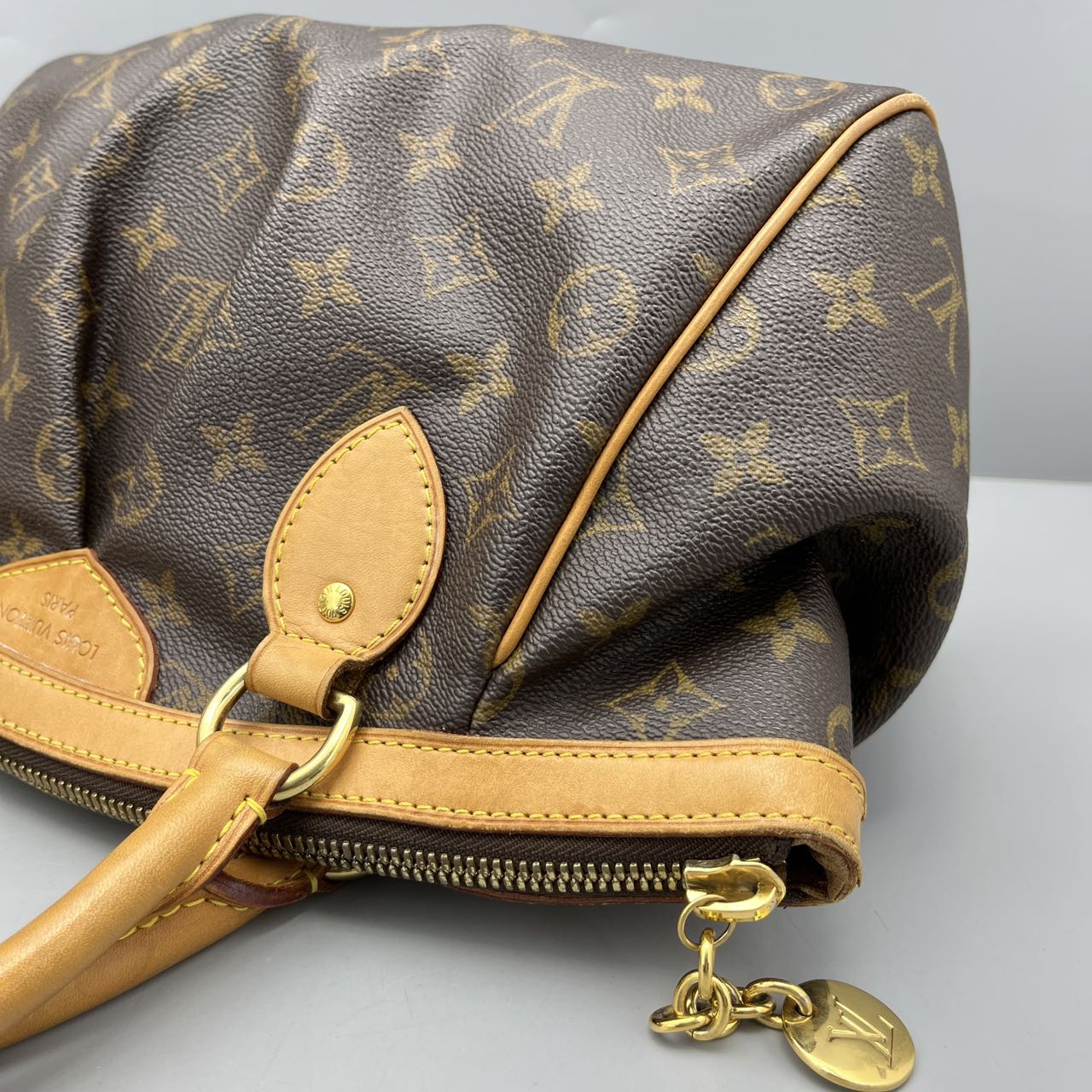 Louis Vuitton - Tivoli PM - Monogram coated canvas, Vachetta leather trim - Brown - (Medium)