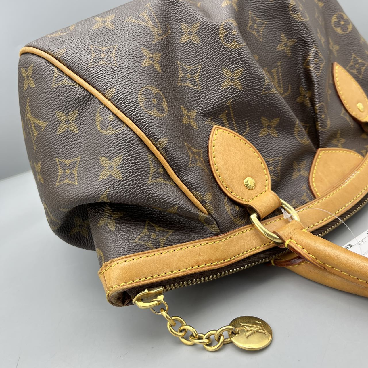 Louis Vuitton - Tivoli PM - Monogram coated canvas, Vachetta leather trim - Brown - (Medium)