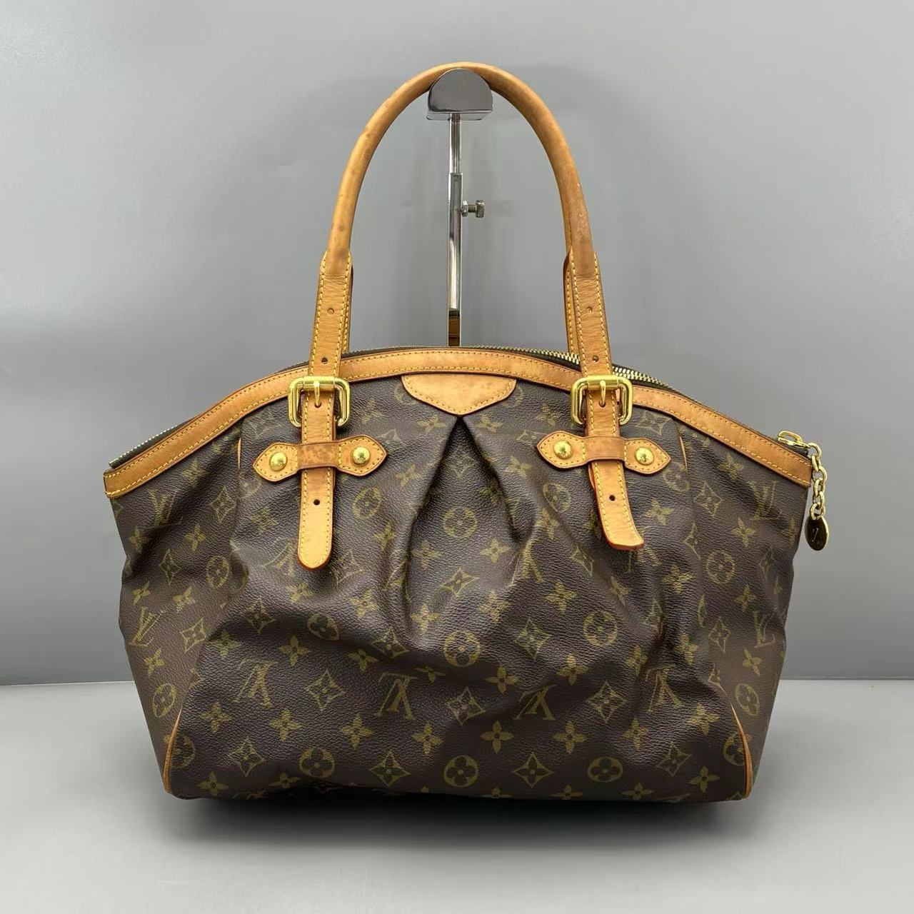 Louis Vuitton - Tivoli PM - Monogram coated canvas, Vachetta leather trim - Brown - (Medium)