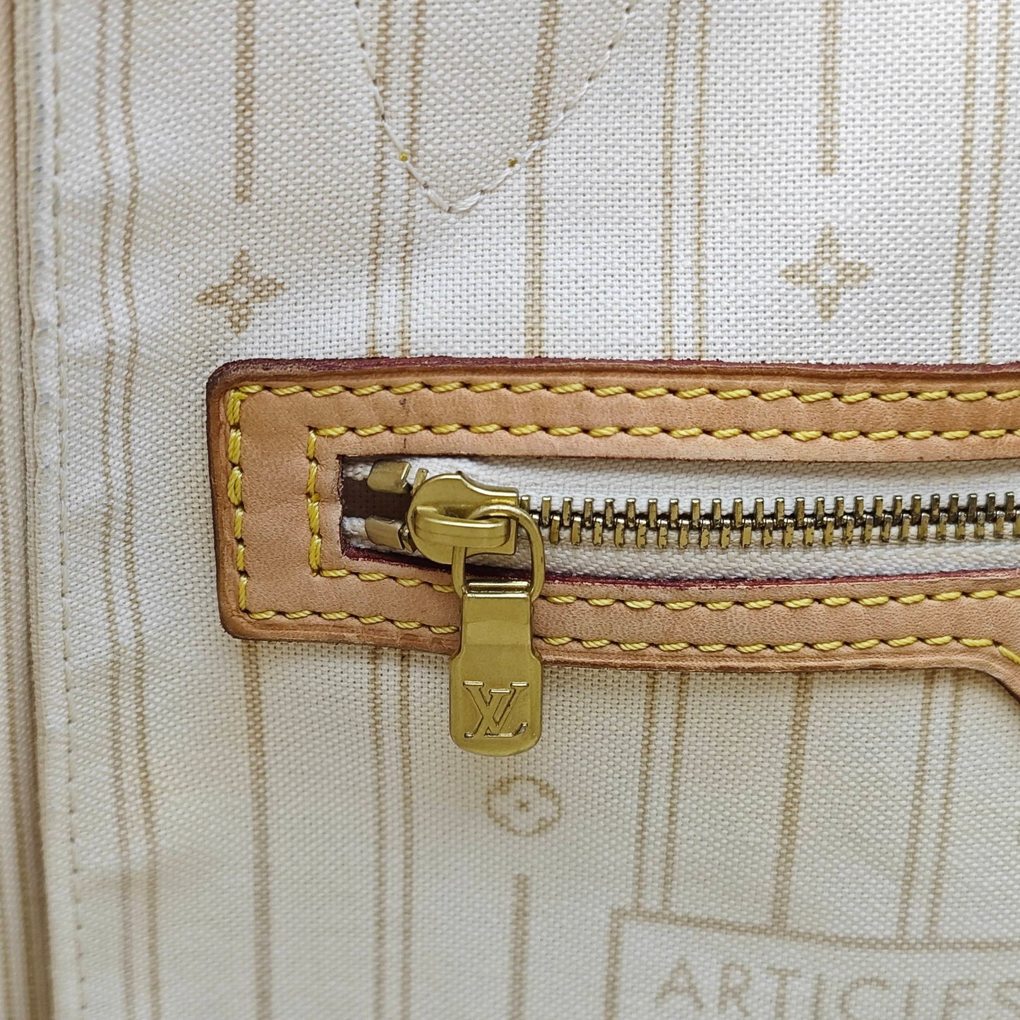 Louis Vuitton - Neverfull MM - Damier Azur coated canvas with Vachetta leather trim - White - (Medium)