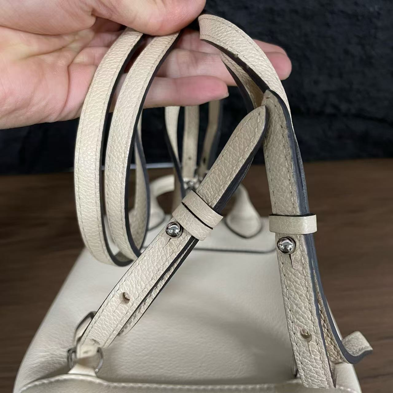 Louis Vuitton - Lockme Vertical Backpack - Grained calfskin leather - Beige with Multicolour accents - (Small)
