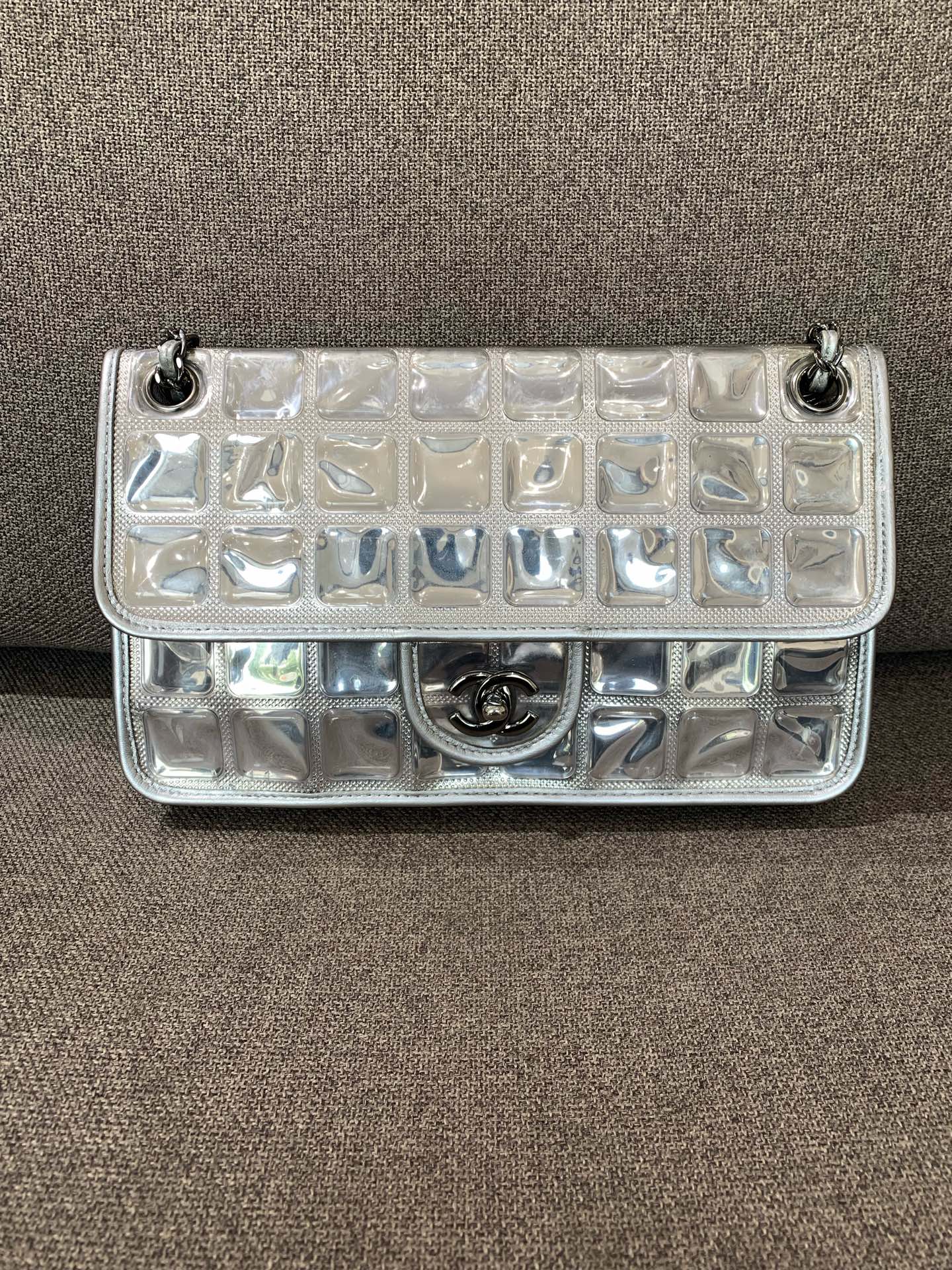 Chanel - Vintage "Ice Cube" Classic Flap Chain Bag - Metallic patent leather and lambskin - Silver - (medium)