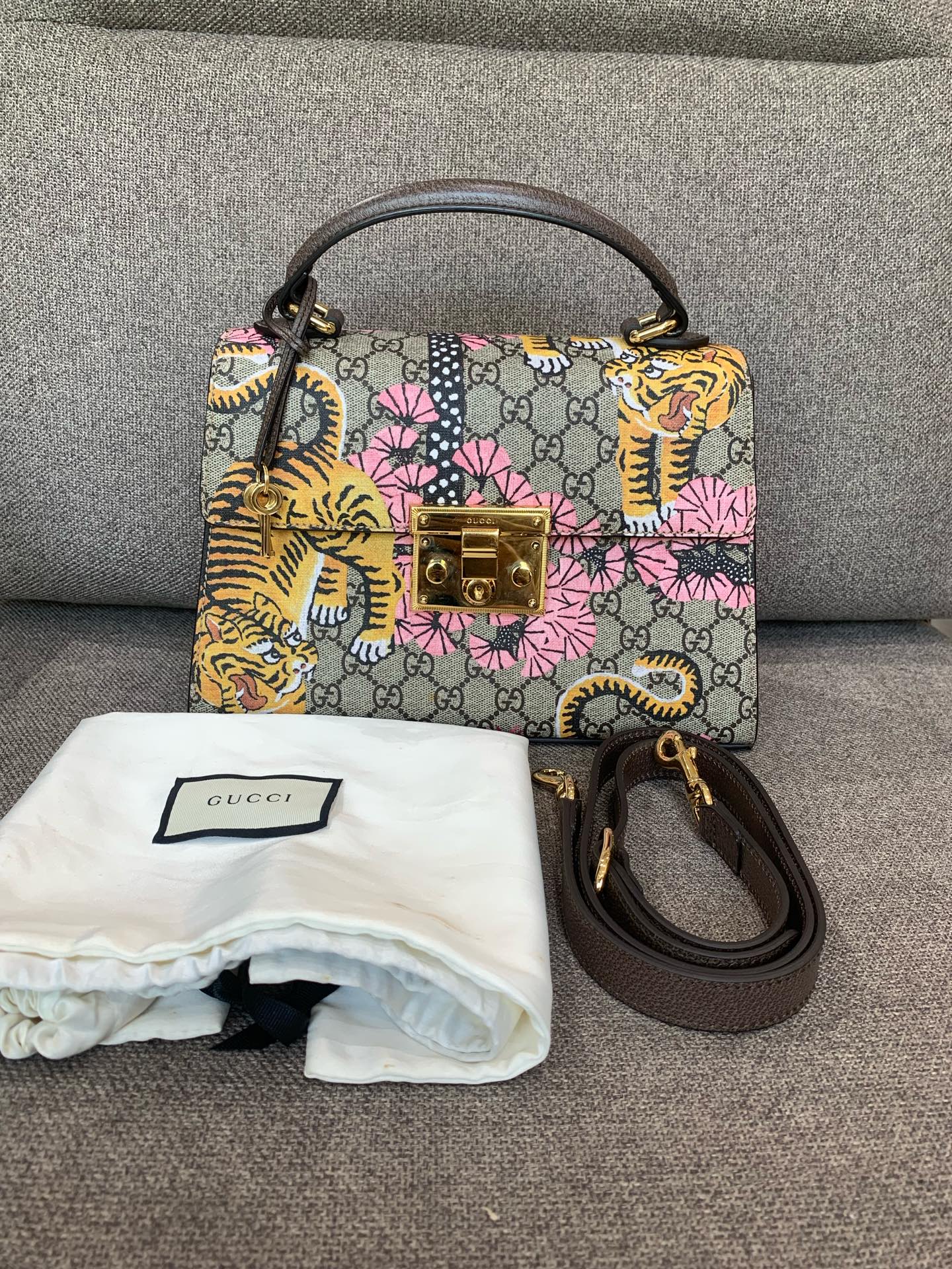 Gucci - Padlock Top Handle Bag - GG Supreme coated canvas with brown textured leather trim - Multicolour - (medium)