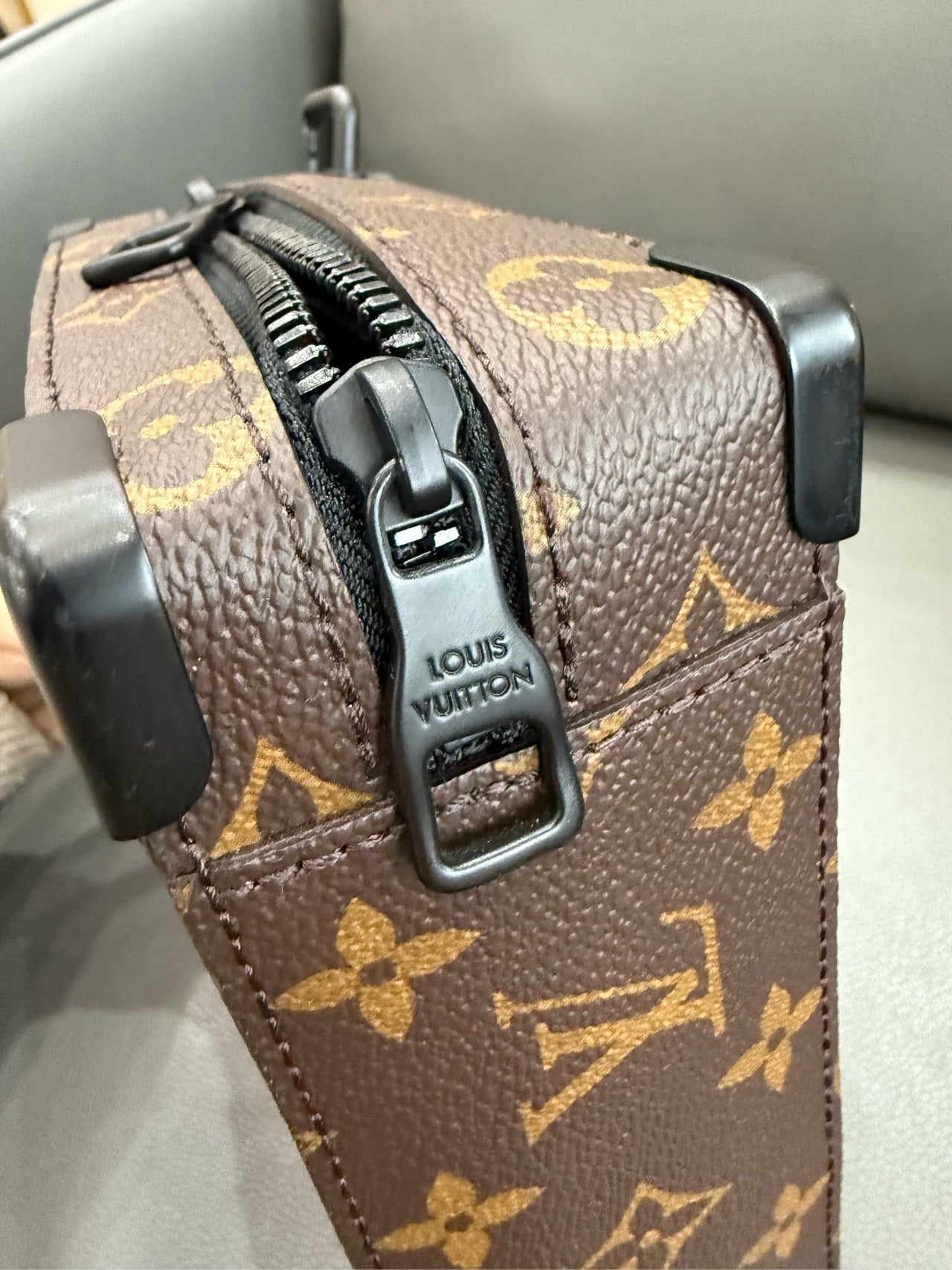 Louis Vuitton - Trunk Box - Monogram coated canvas and cowhide leather - Brown - (small)