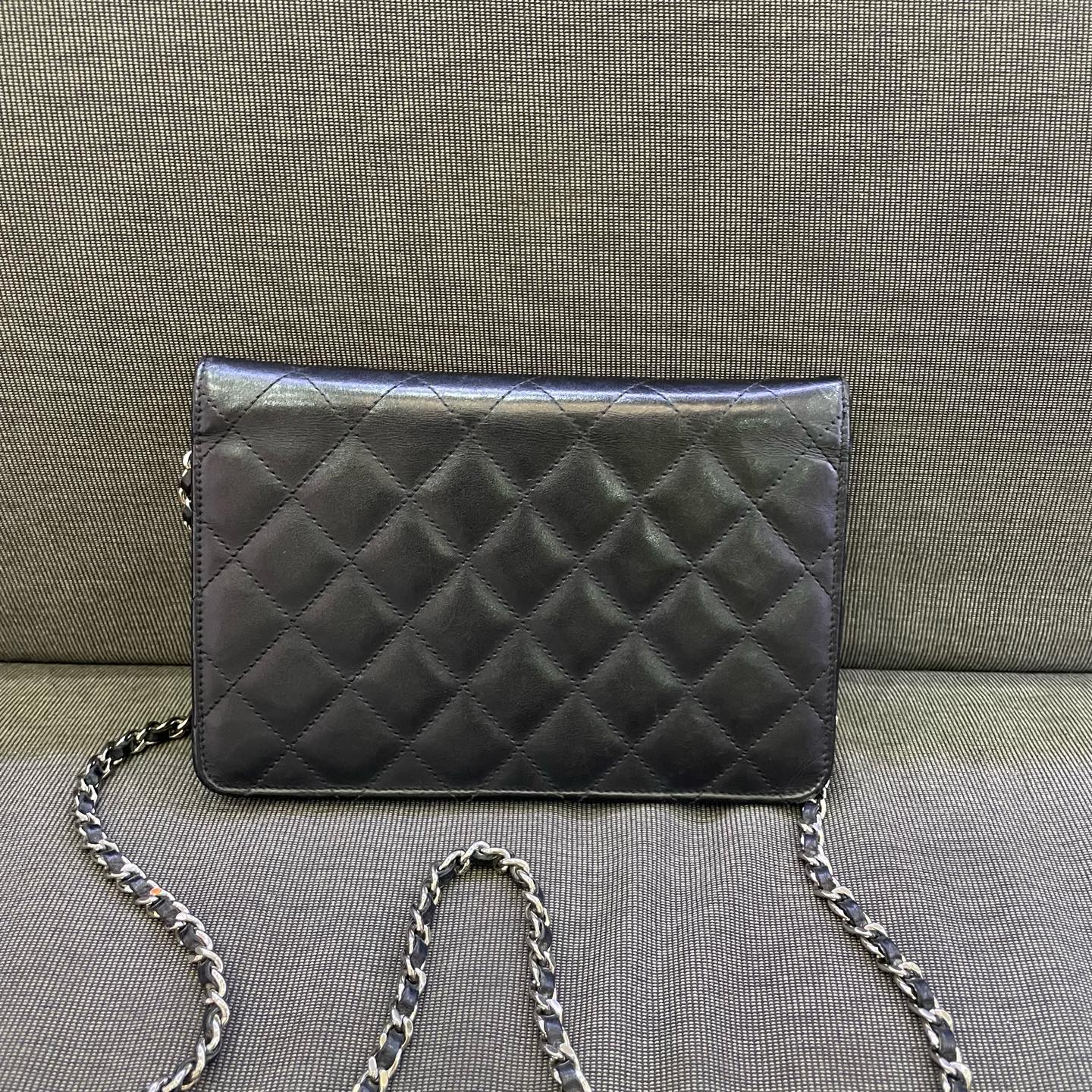 Chanel - Cambon Wallet on Chain (WOC) - Quilted lambskin leather with patent leather CC logo - Black - (mini)