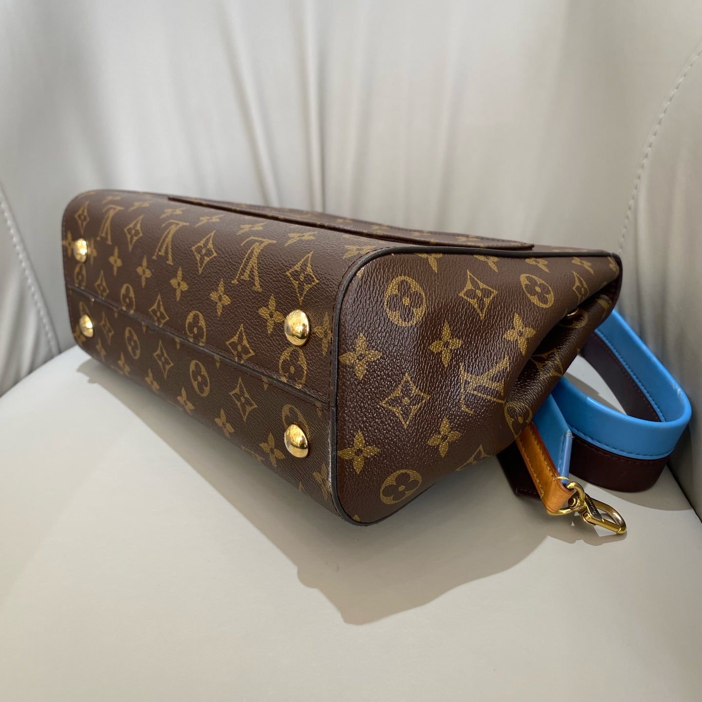 Louis Vuitton - Cluny MM - Monogram coated canvas with Vachetta leather trim - Brown - (Medium)