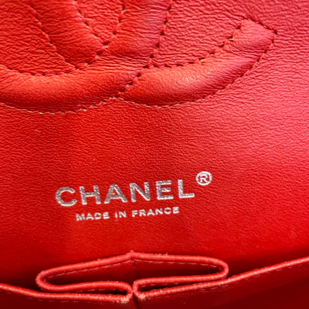 Chanel - Classic Flap Medium - Lambskin leather - Red with Silver-Tone Hardware - (Medium)