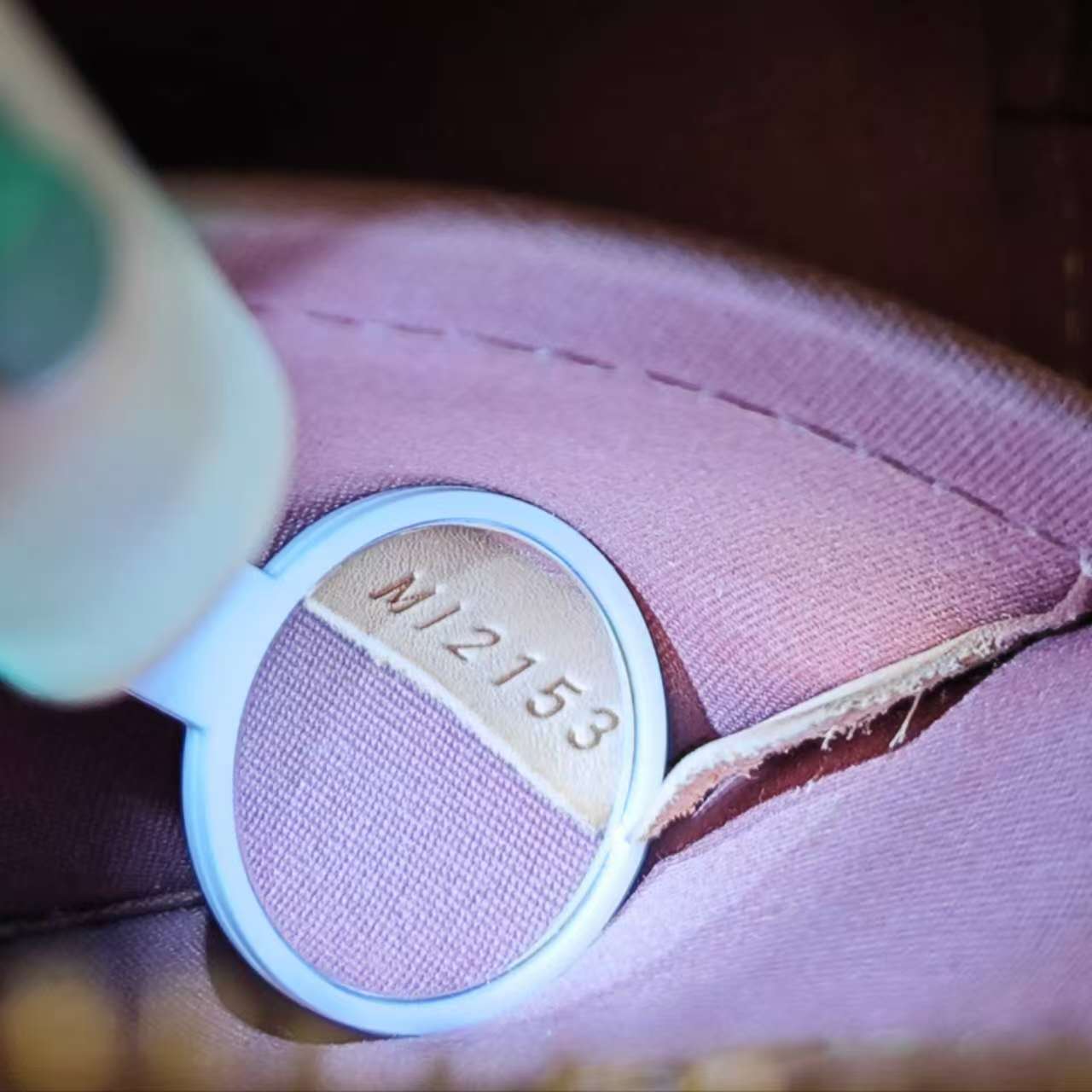 Louis Vuitton - Alma BB - Patent leather - Soft pink (Lotus Root Pink) with Gold-Tone Hardware - (mini)