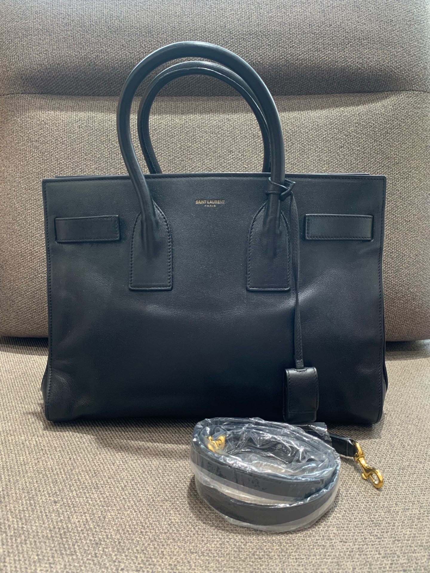 Saint Laurent - Sac de Jour - Leather - Black - (medium)