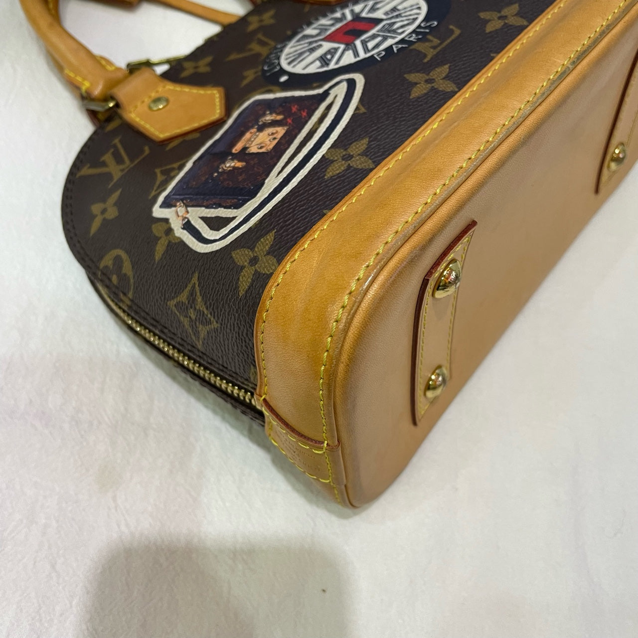 Louis Vuitton - Alma BB Limited Edition with Badges - Monogram coated canvas with Vachetta leather trim - Brown - (mini)