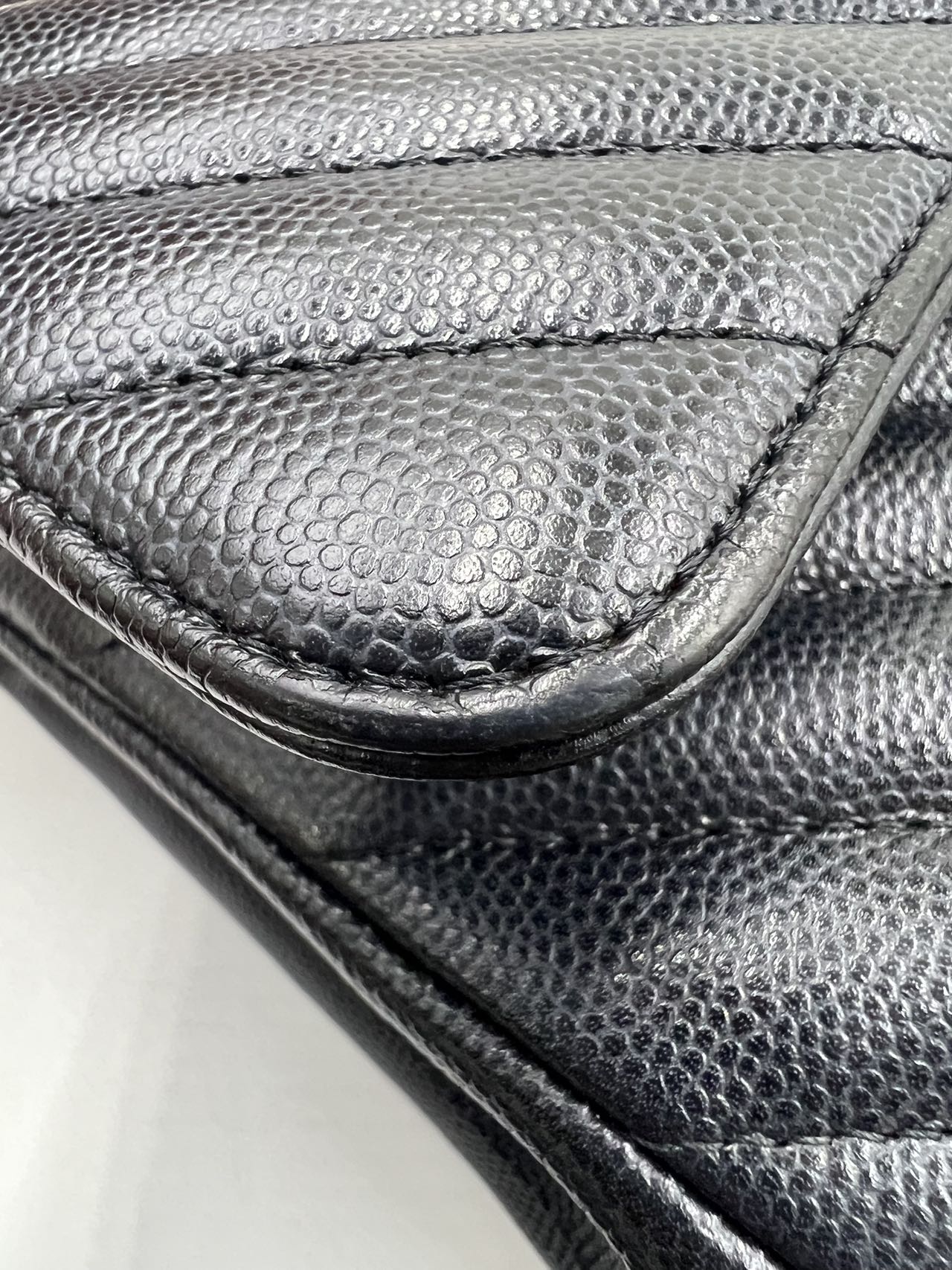 Chanel - Classic Flap Bag - Caviar leather - Black - (Medium)