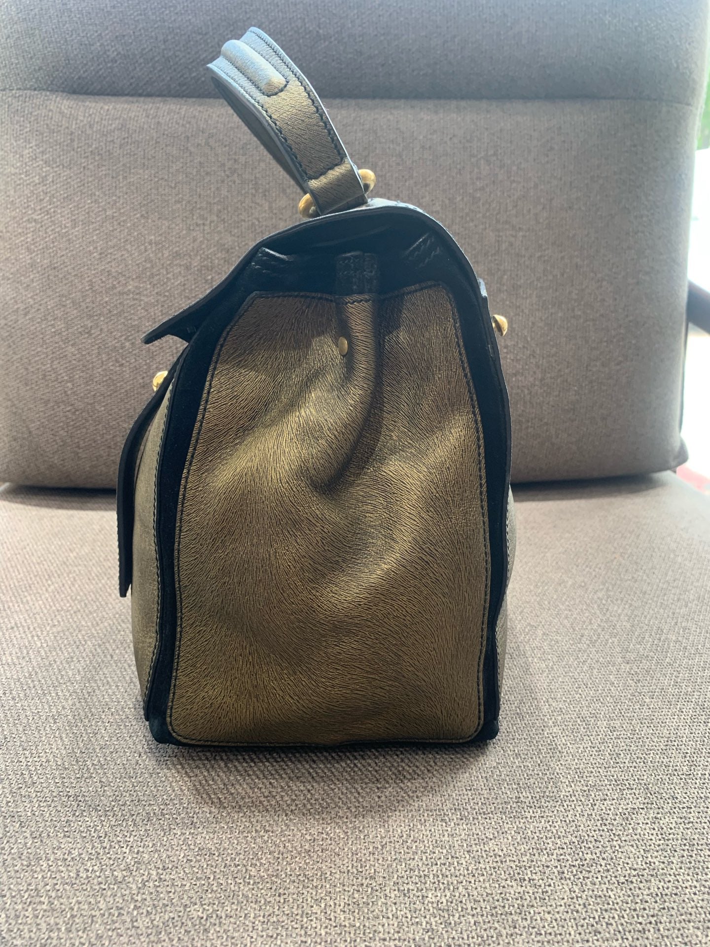 Yves Saint Laurent - Muse - Pony-style calfskin with leather trim - Gold with Black trim - (Medium)