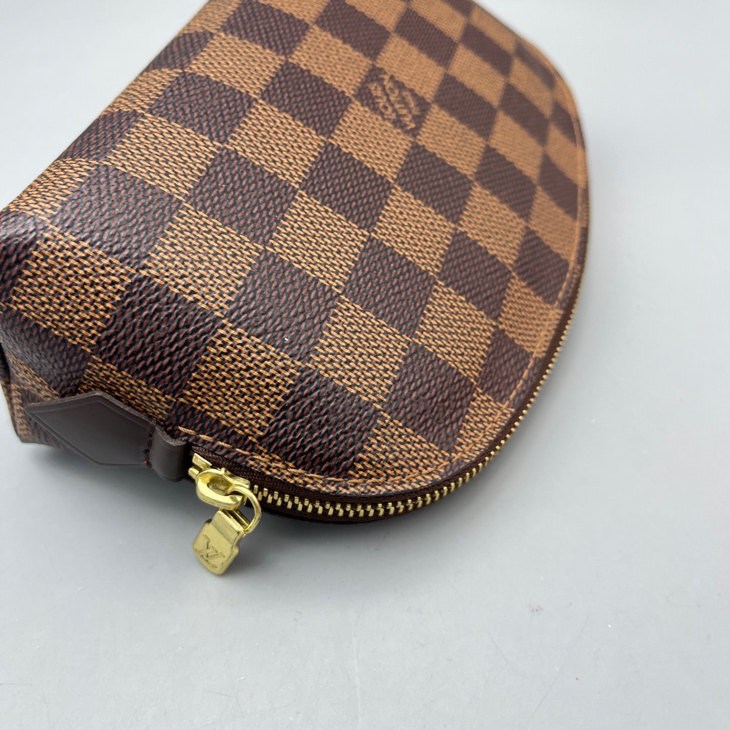 Louis Vuitton - Mini Cosmetic Pouch - Damier Ebene coated canvas with leather trim - Brown - (mini)