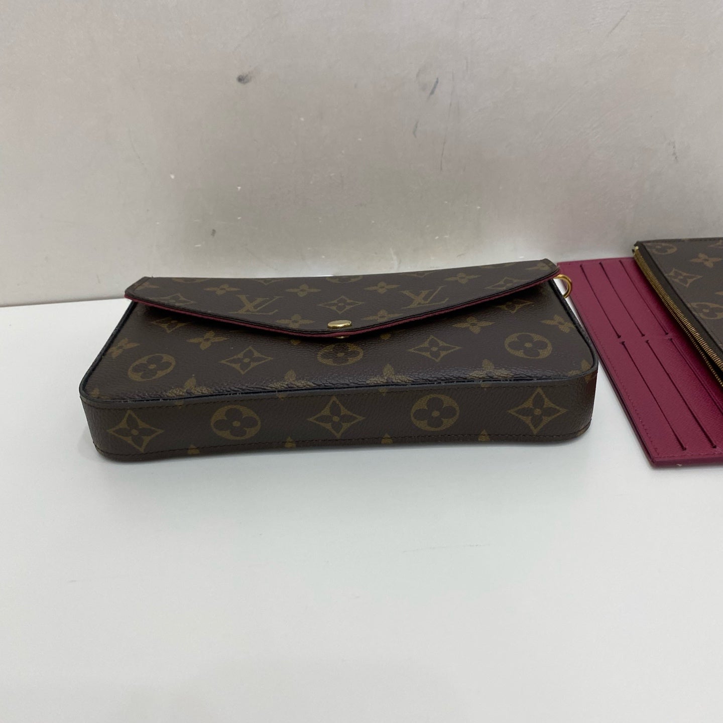 Louis Vuitton - Pochette Félicie - Monogram coated canvas with leather trim and textile lining - Brown - (Mini)
