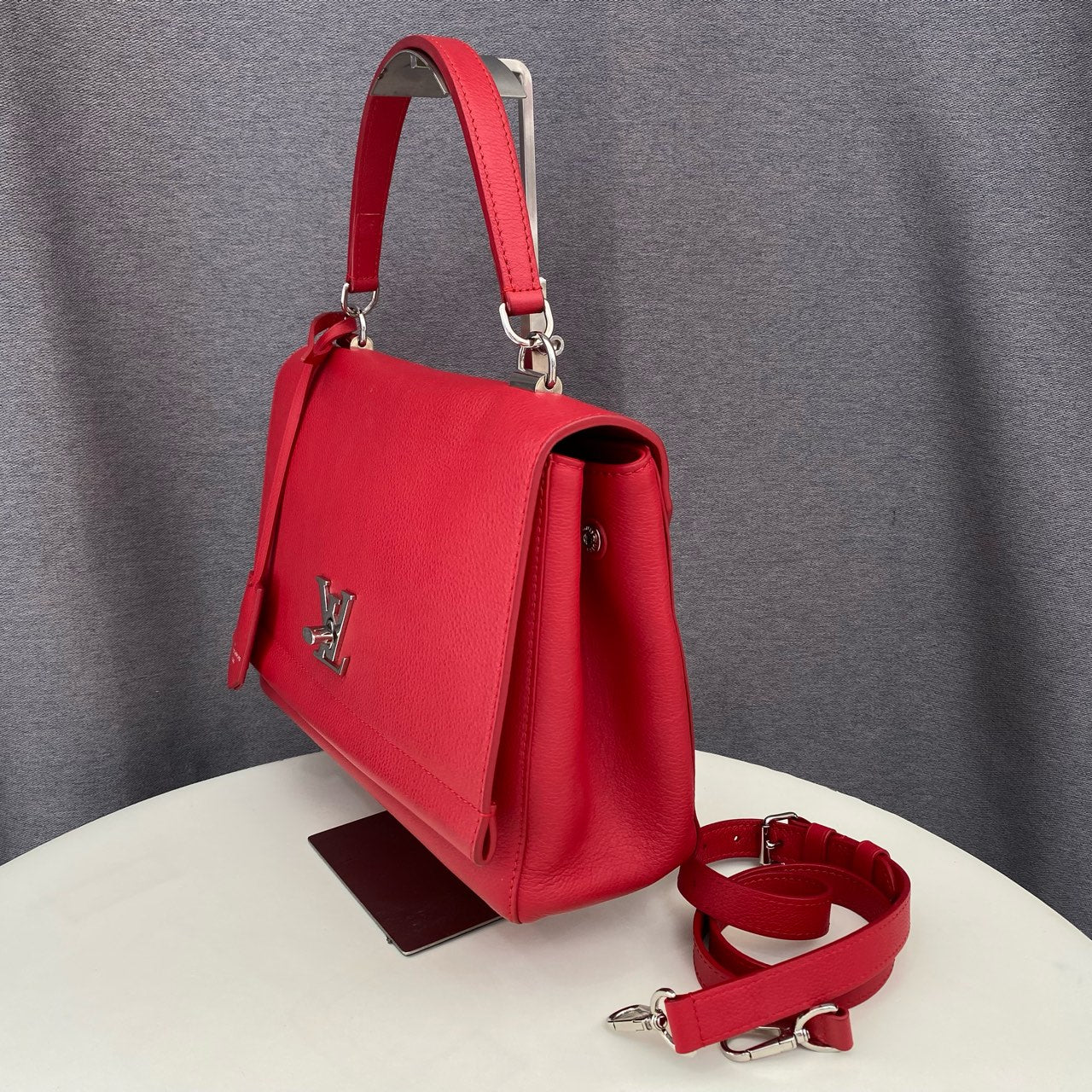Louis Vuitton - Lockme - Grained leather - Red - (Medium)
