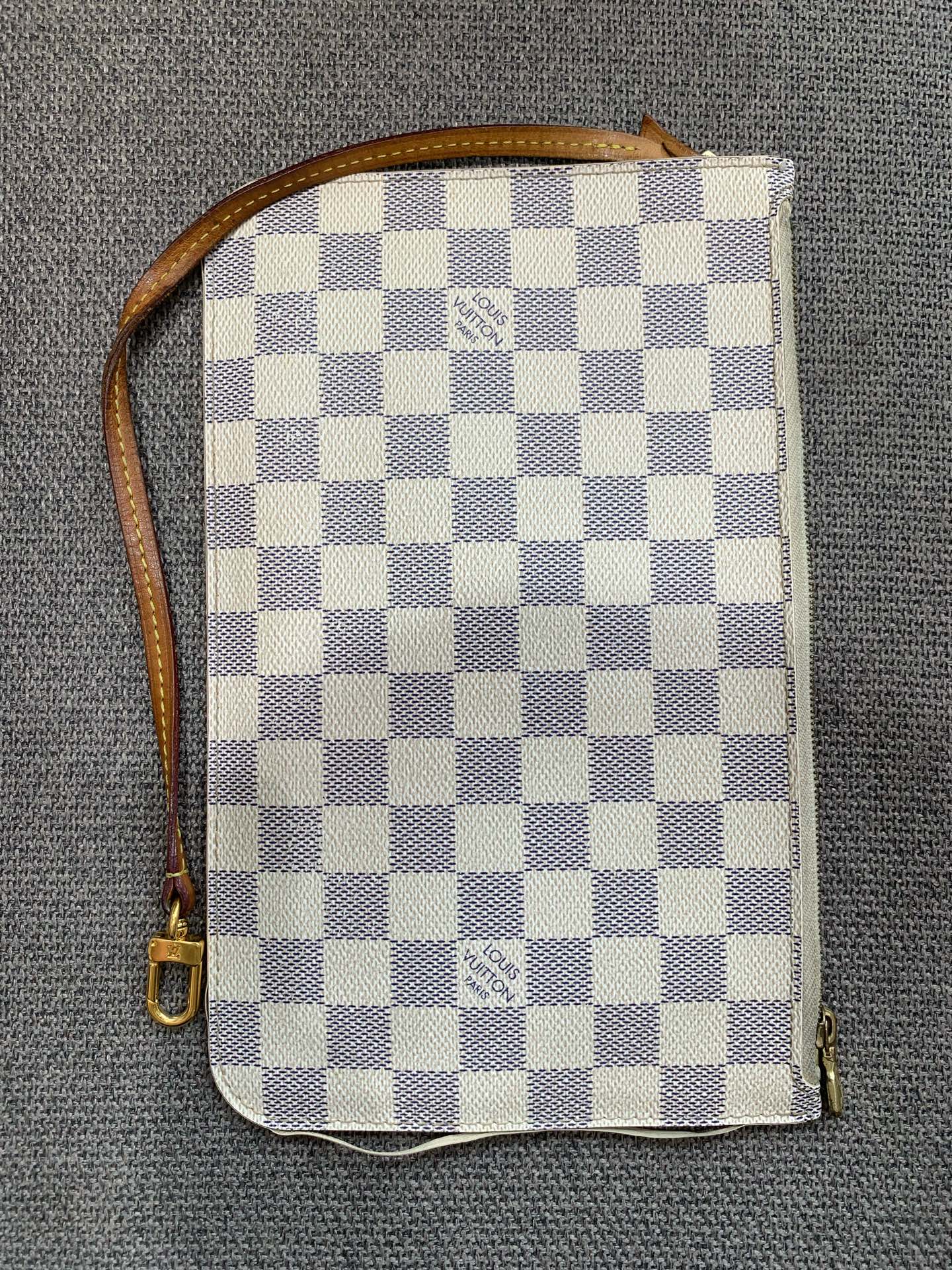 Louis Vuitton - Neverfull MM - Damier Azur coated canvas with natural cowhide leather (Vachetta) trim - White - (Medium)