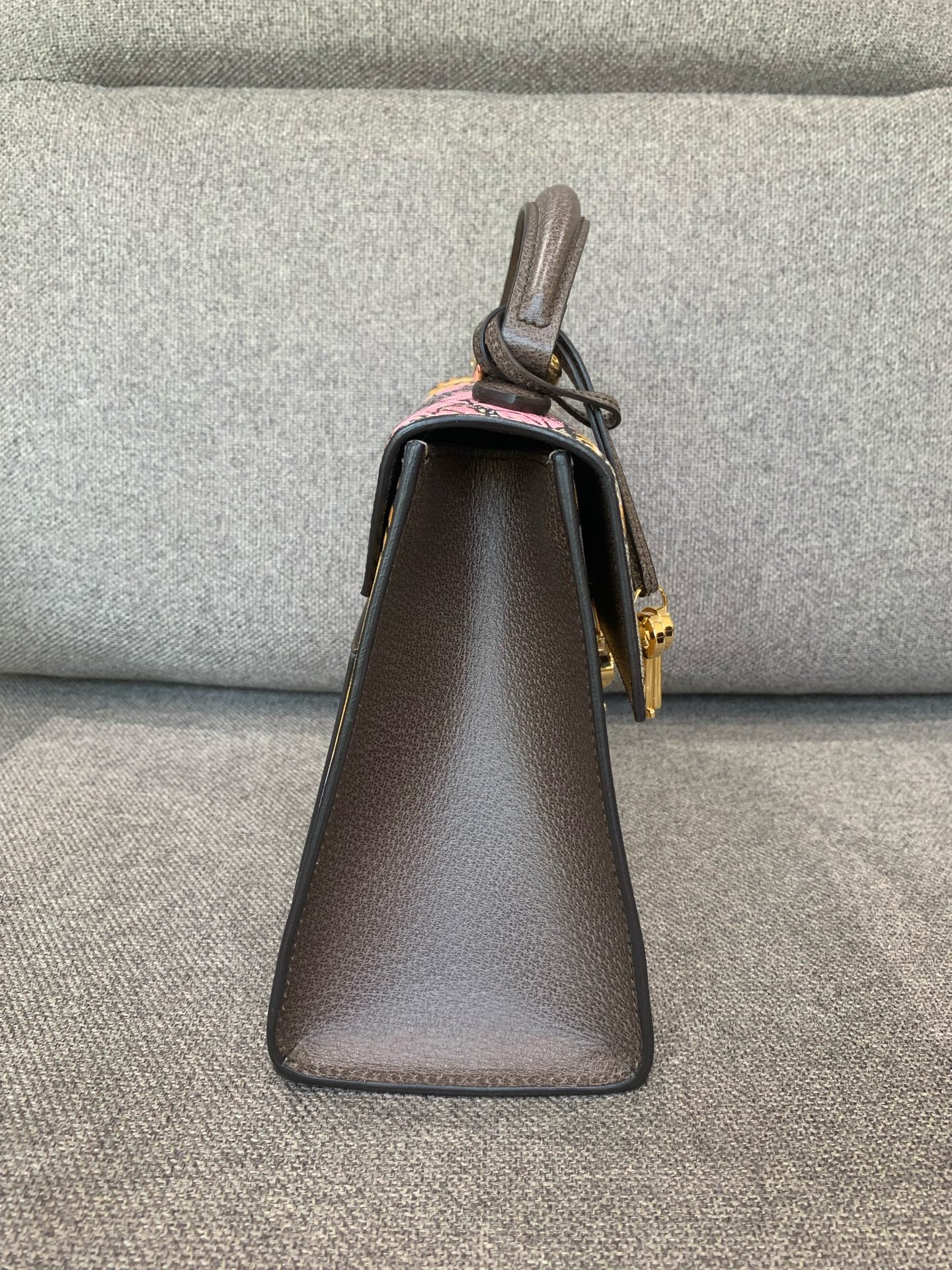 Gucci - Padlock Top Handle Bag - GG Supreme coated canvas with brown textured leather trim - Multicolour - (medium)