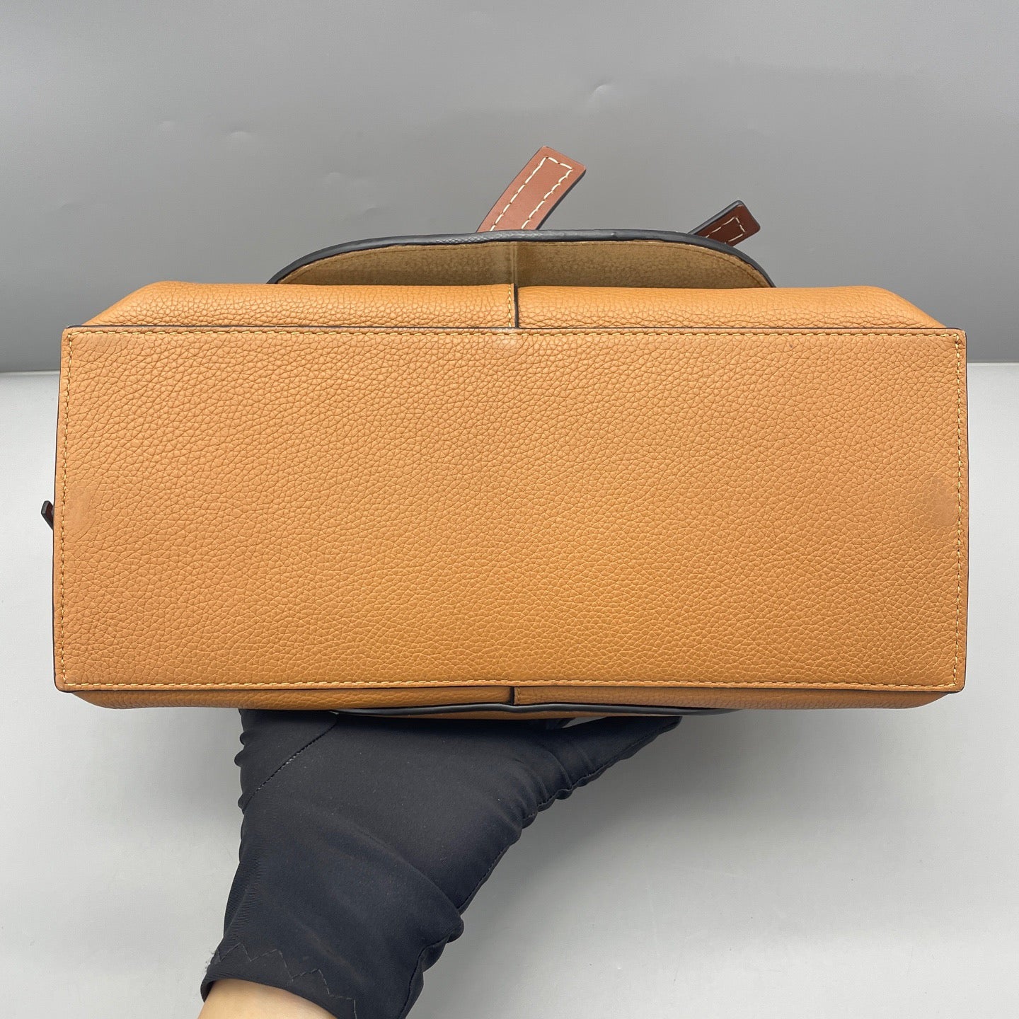 Loewe - Gate Top Handle Bag - Grained leather - Caramel - (medium)