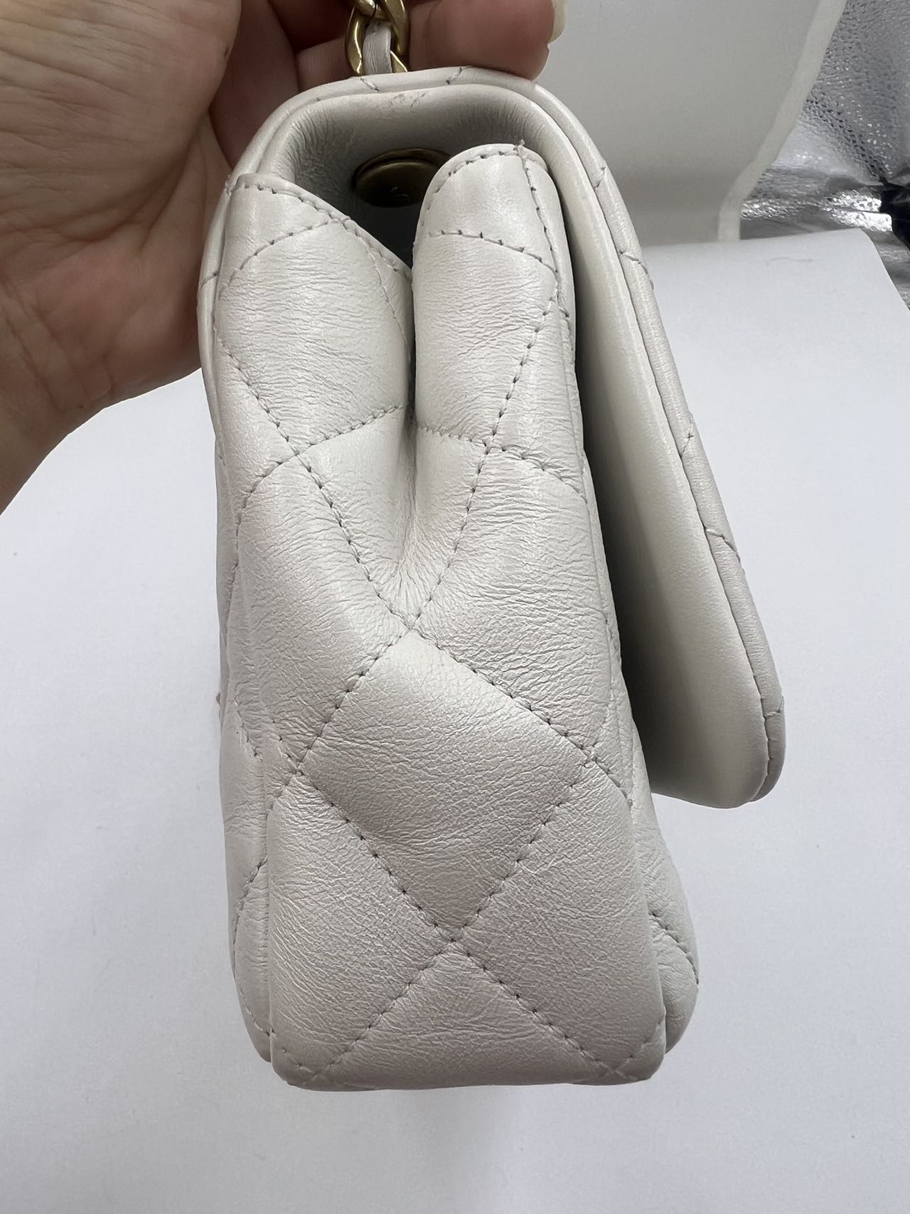 Chanel - Classic Flap Bag with Pearl Embellishments - Lambskin leather - White - (Small)