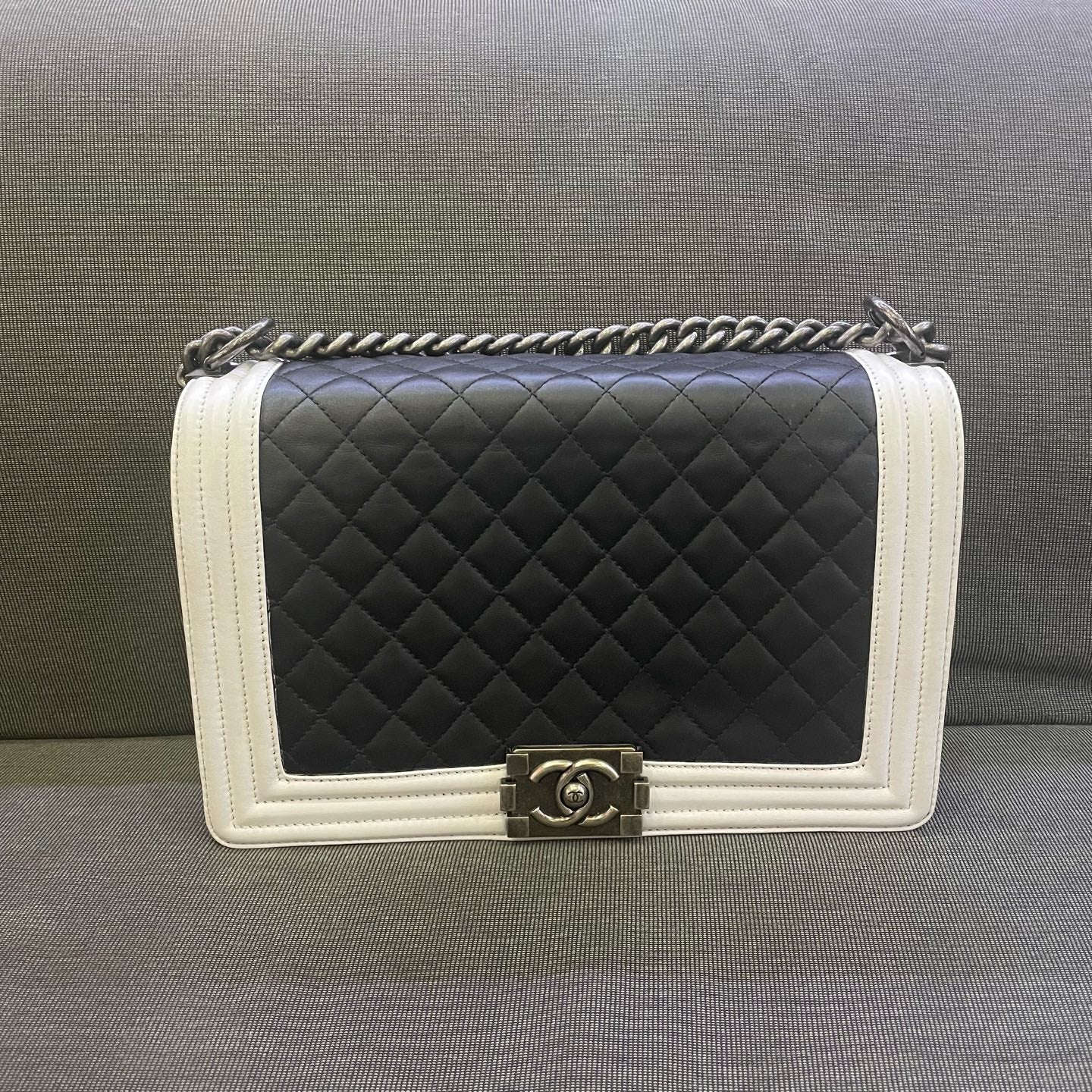 Chanel - Leboy - Lambskin leather - Black and White - (medium)