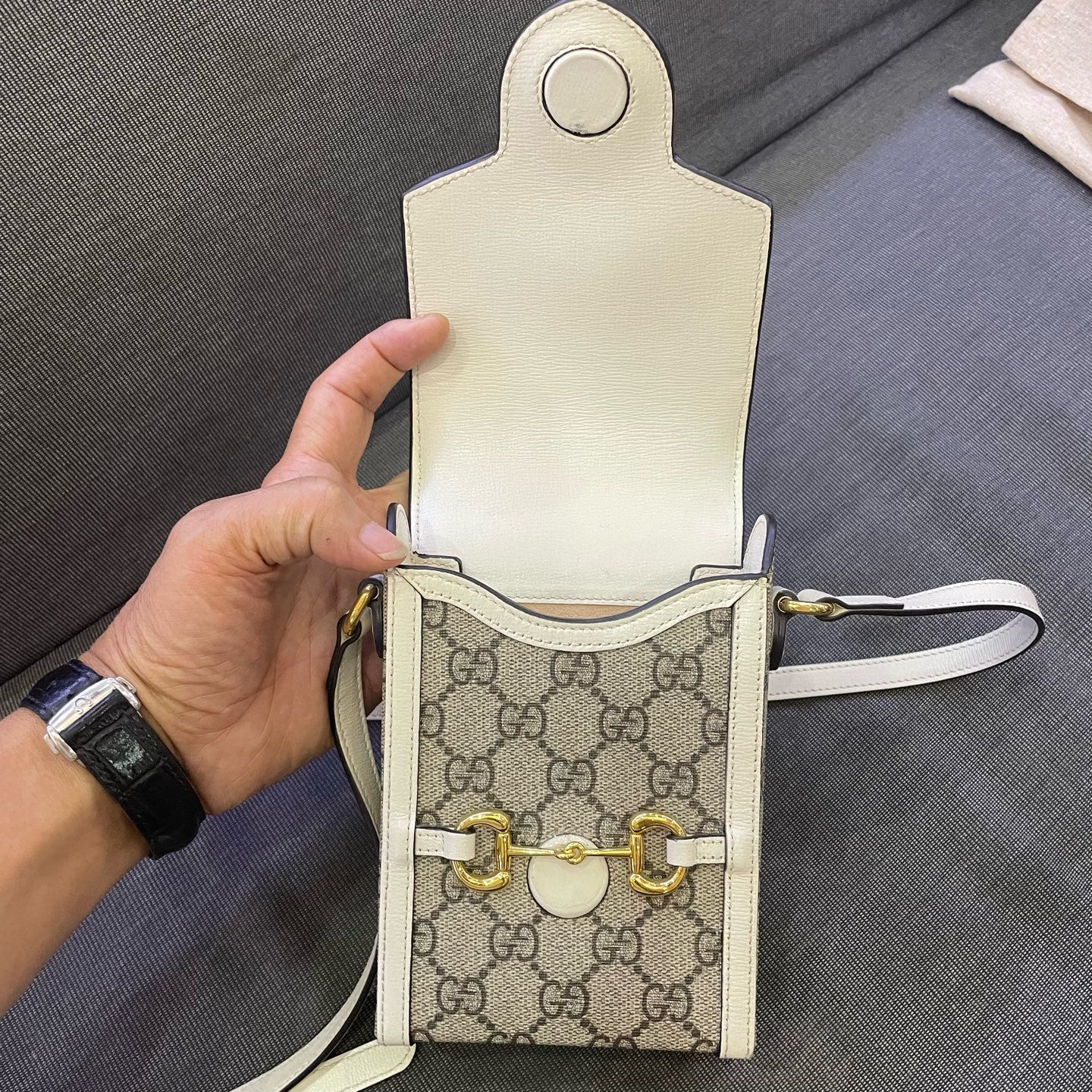 Gucci - Horsebit 1955 Vertical Phone Bag - GG Supreme coated canvas with leather trim - Beige - (mini)