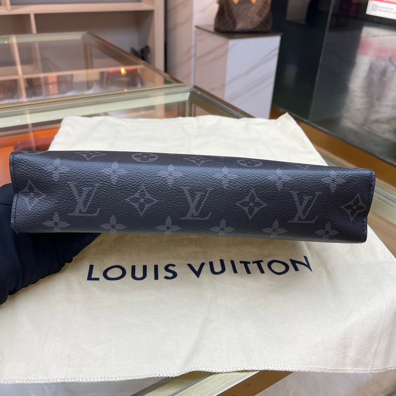 Louis Vuitton - Pochette Voyage MM - Monogram Eclipse Canvas - Black - (Medium)