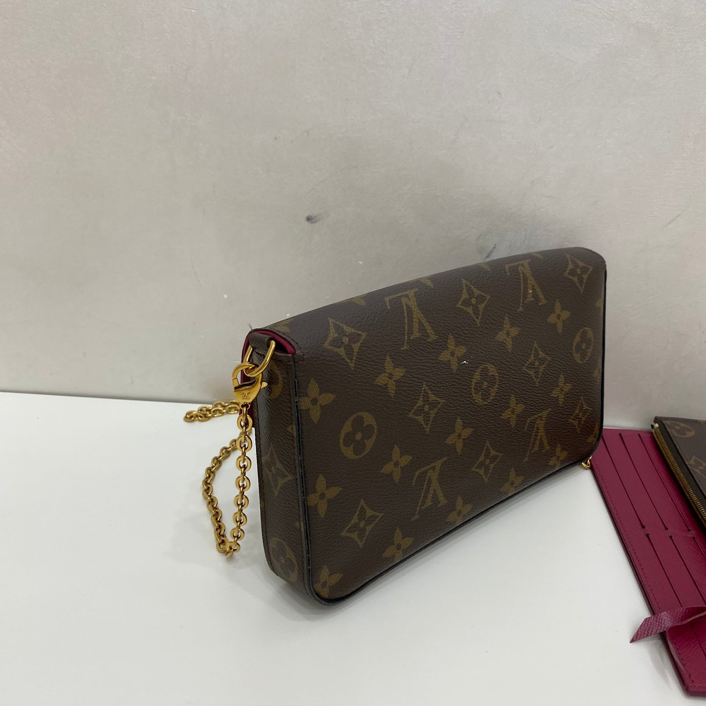 Louis Vuitton - Pochette Félicie - Monogram coated canvas with leather trim and textile lining - Brown - (Mini)