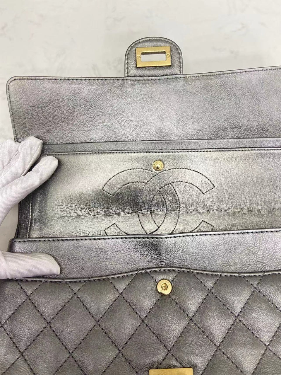 Chanel - 2.55 Medium Flap Bag - Iridescent calfskin leather - Charcoal Grey - (Medium)