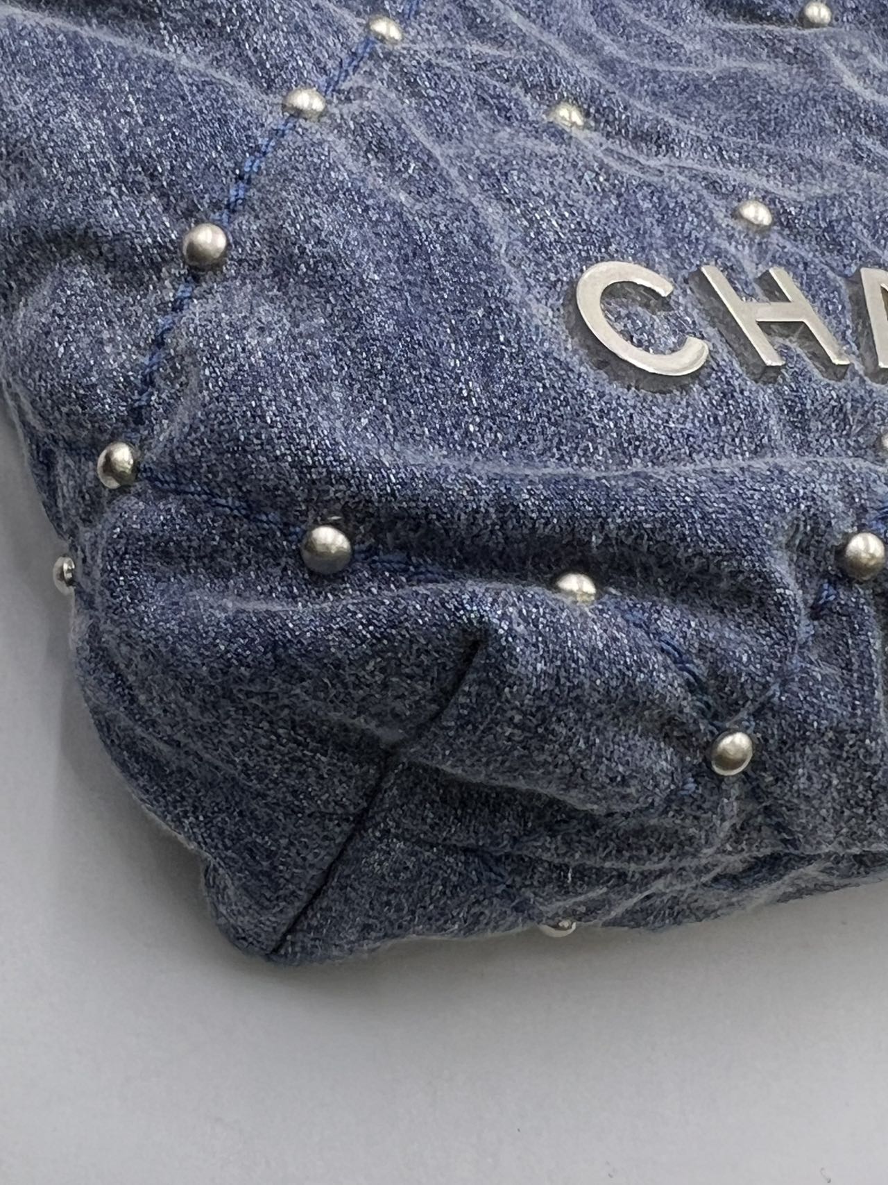 Chanel - Chanel 22 Mini Bag Pearl Denim - Denim - Jeans - Blue - (mini)