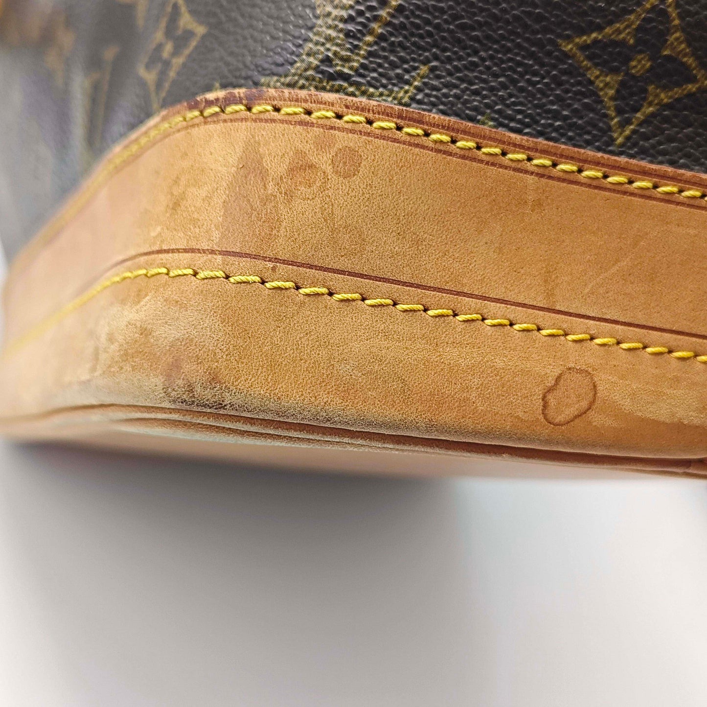 Louis Vuitton - Petit Noé - Monogram coated canvas with Vachetta leather trim - Brown - (medium)