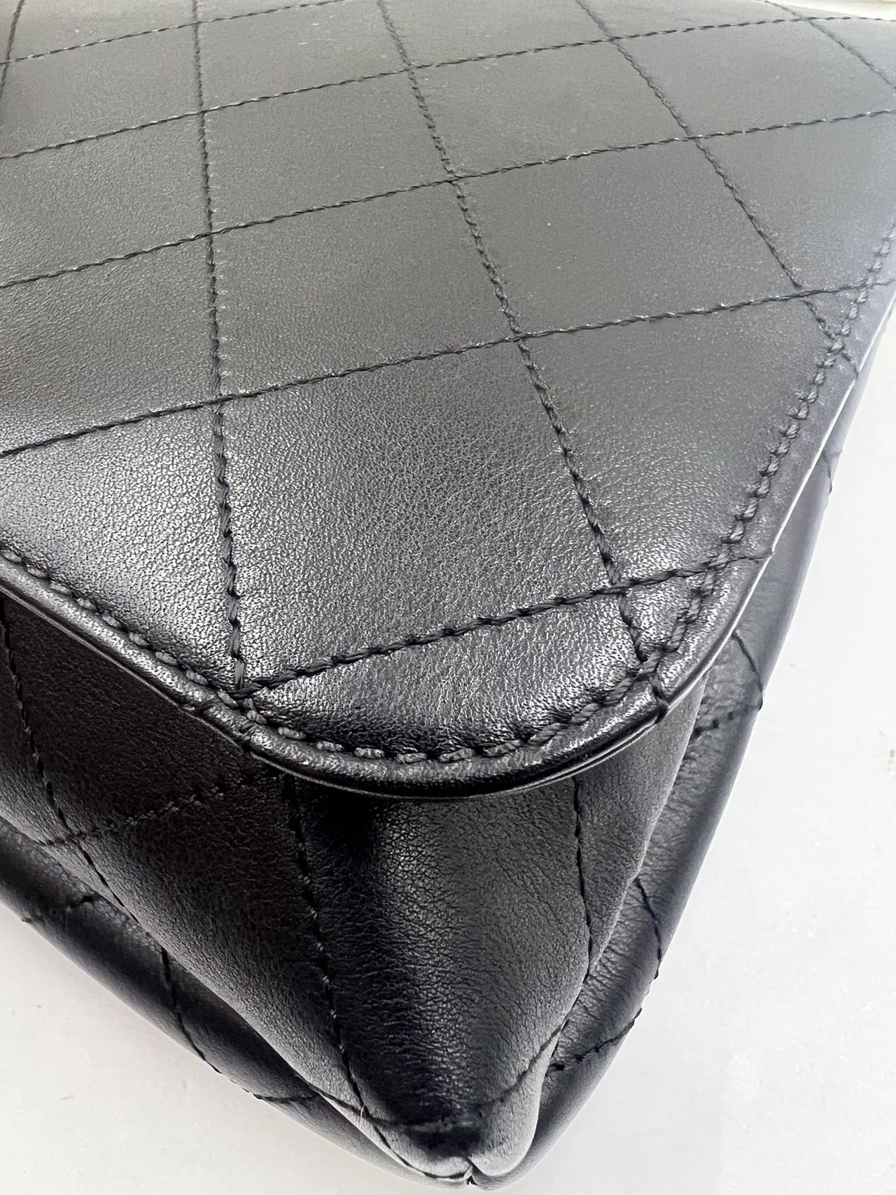 Chanel - Coco Handle Flap Bag - Lambskin leather - Black - (Medium)