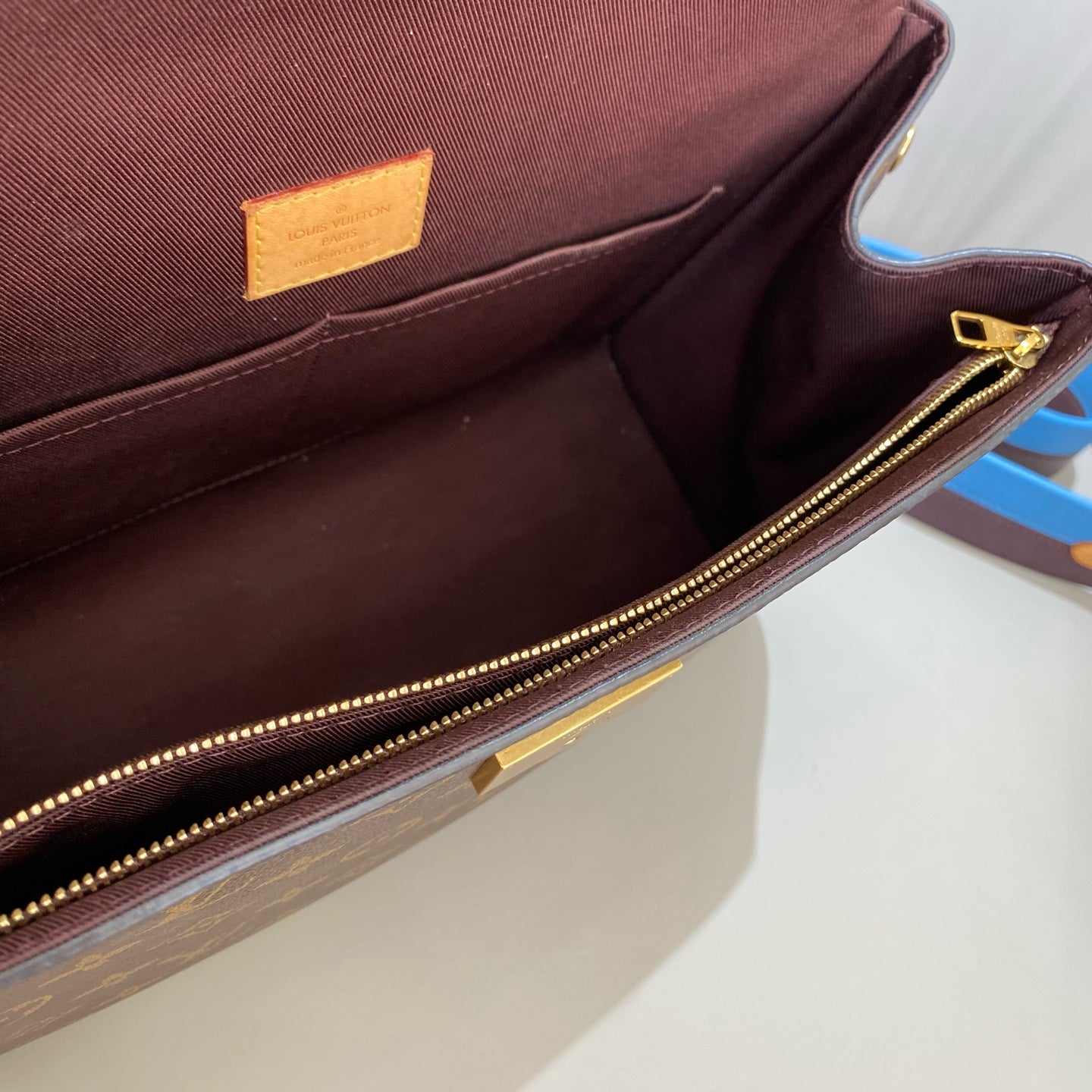 Louis Vuitton - Cluny MM - Monogram coated canvas with Vachetta leather trim - Brown - (Medium)